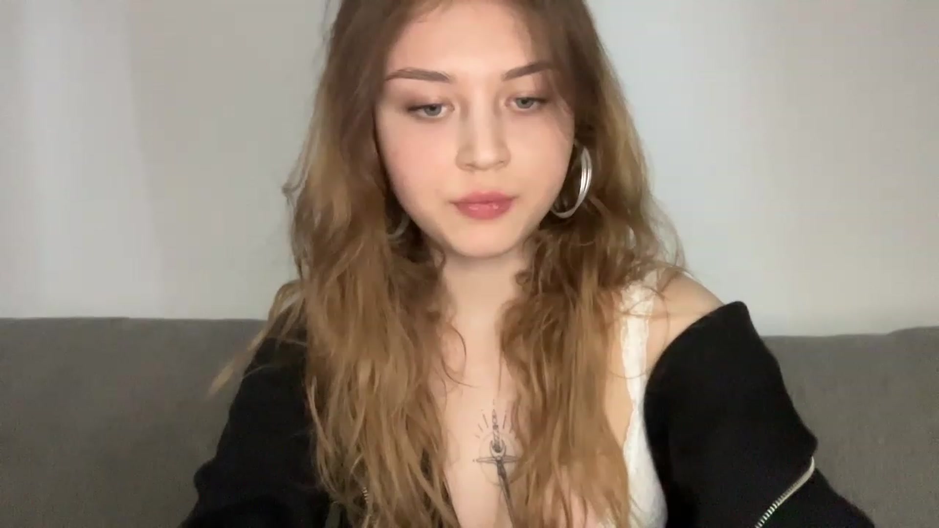 Gallery image thumbnail from Cassiopeeia's myfreecams stream on, 02/19/2023, 18:38 image 9 of 20