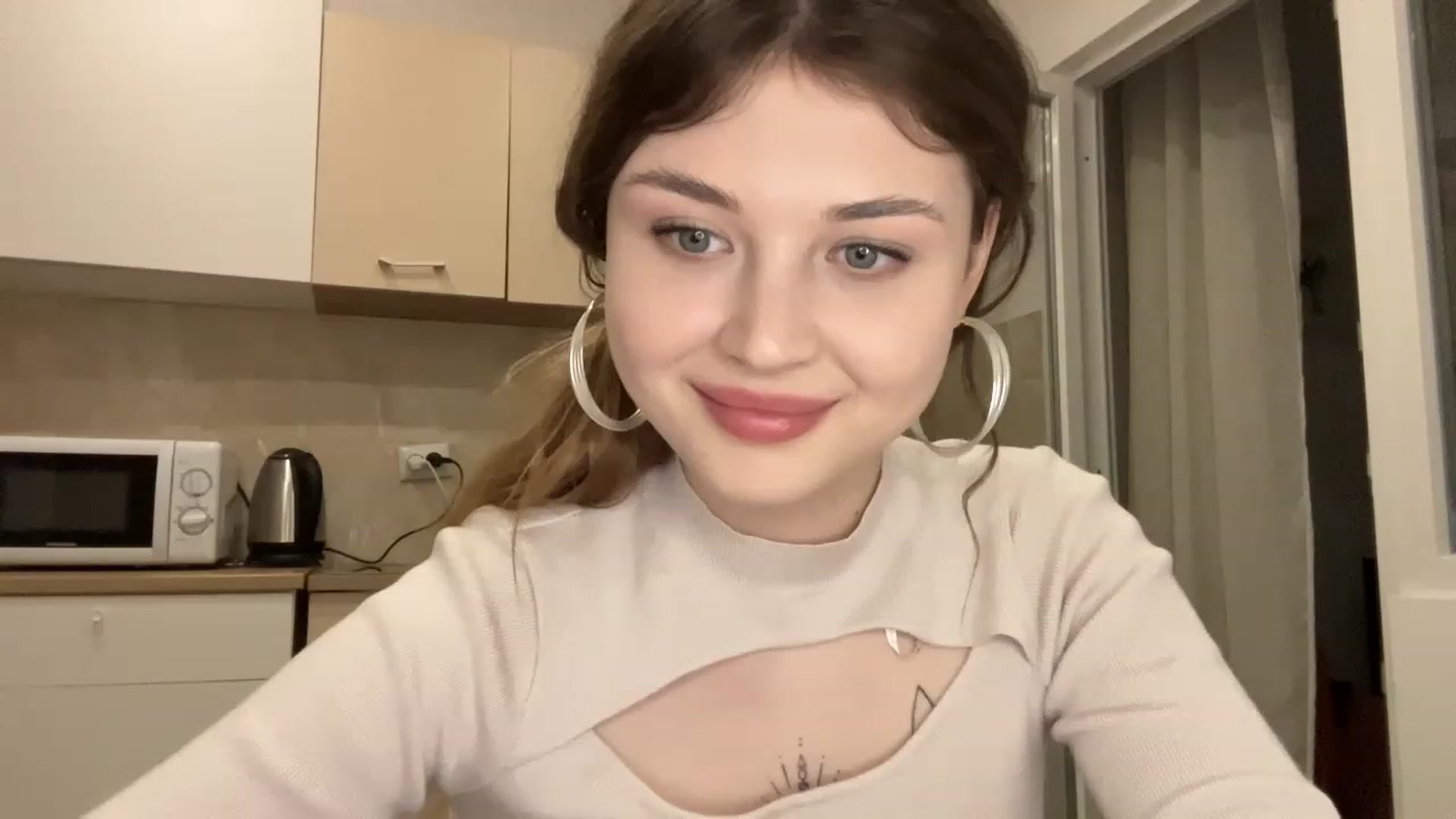 Gallery image thumbnail from Cassiopeeia's myfreecams stream on, 02/26/2023, 18:19 image 8 of 20