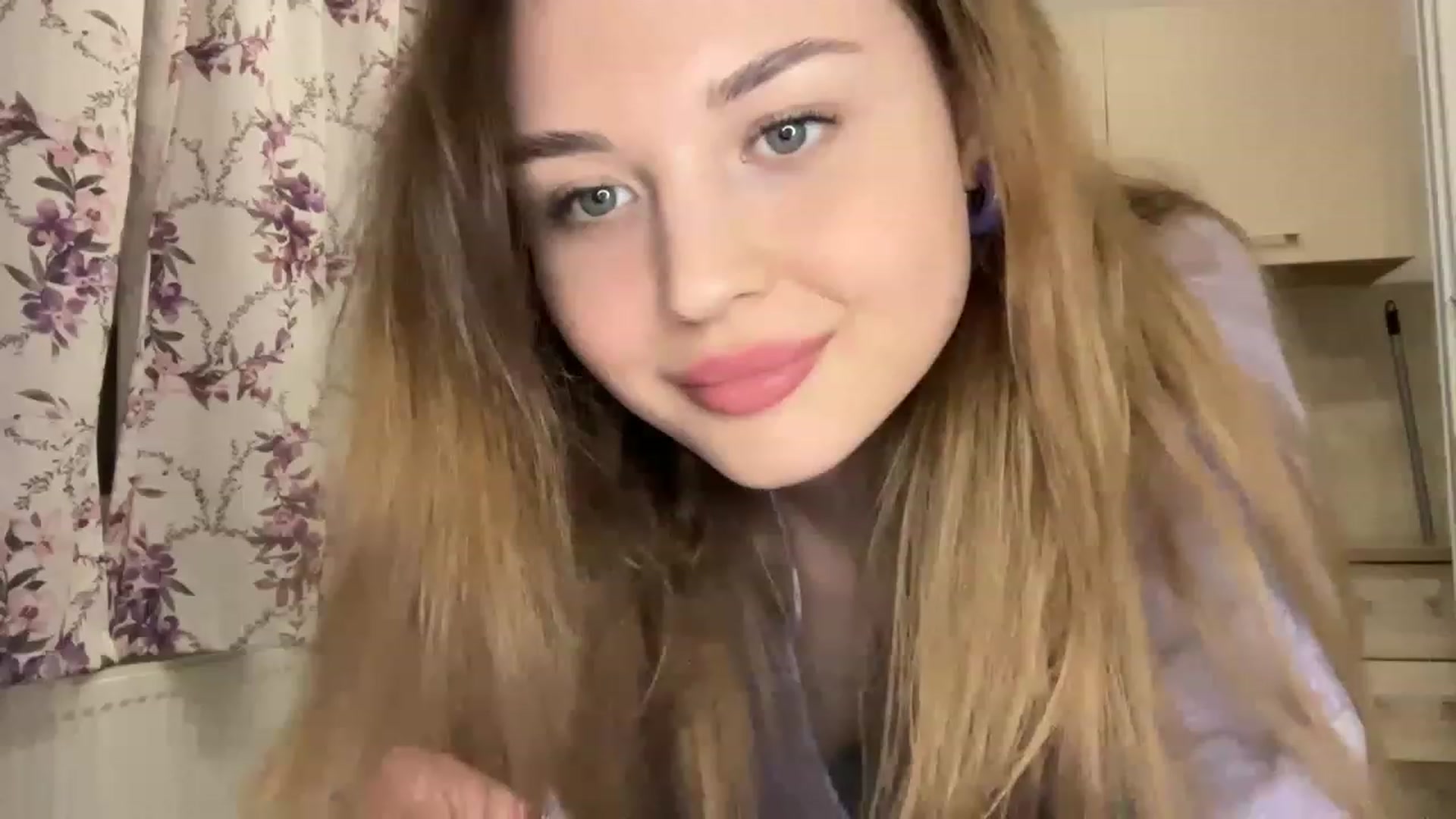 Gallery image thumbnail from Cassiopeeia's myfreecams stream on, 03/03/2023, 18:14 image 16 of 20