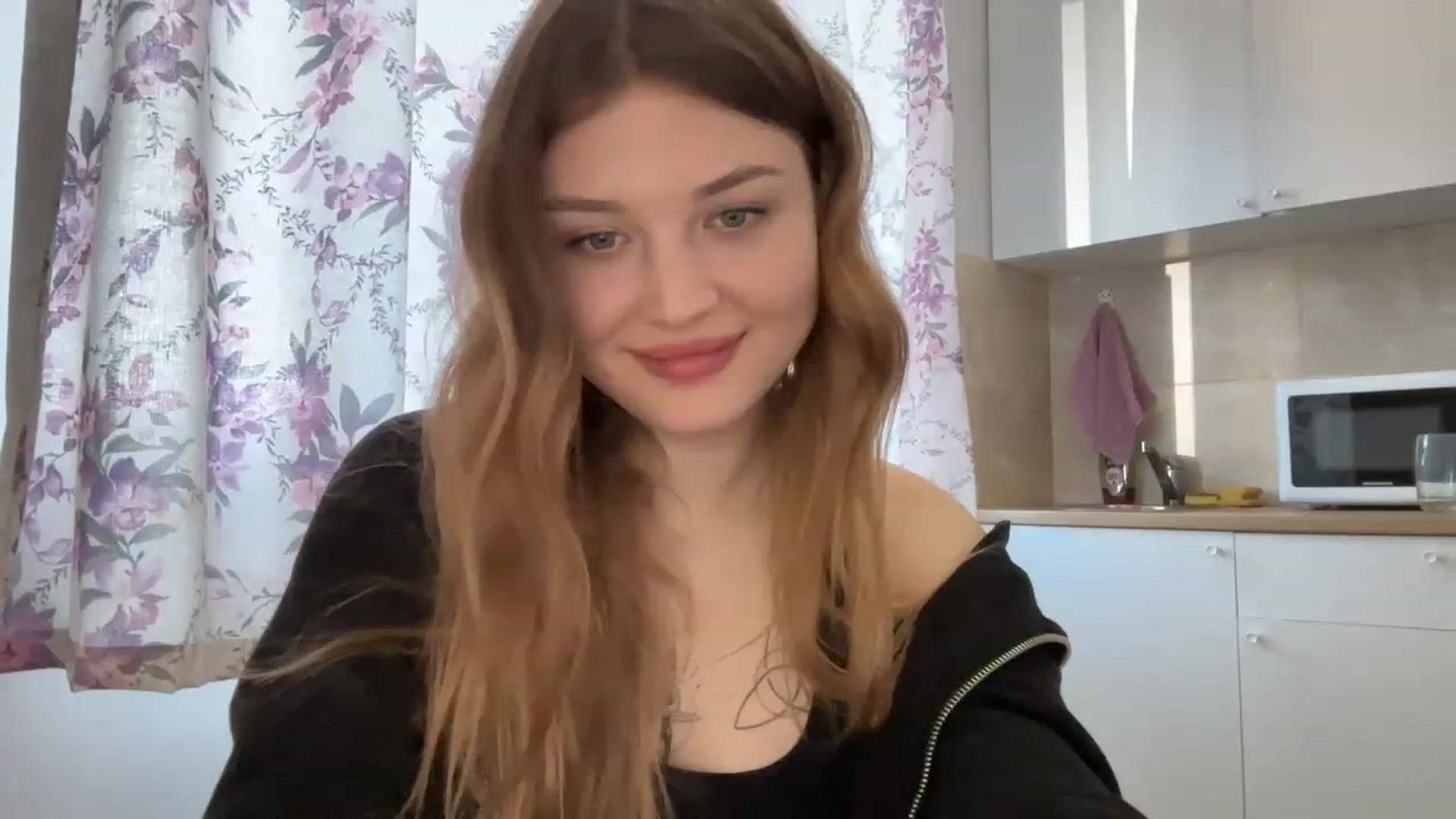 Gallery image thumbnail from Cassiopeeia's myfreecams stream on, 03/04/2023, 15:06 image 13 of 20