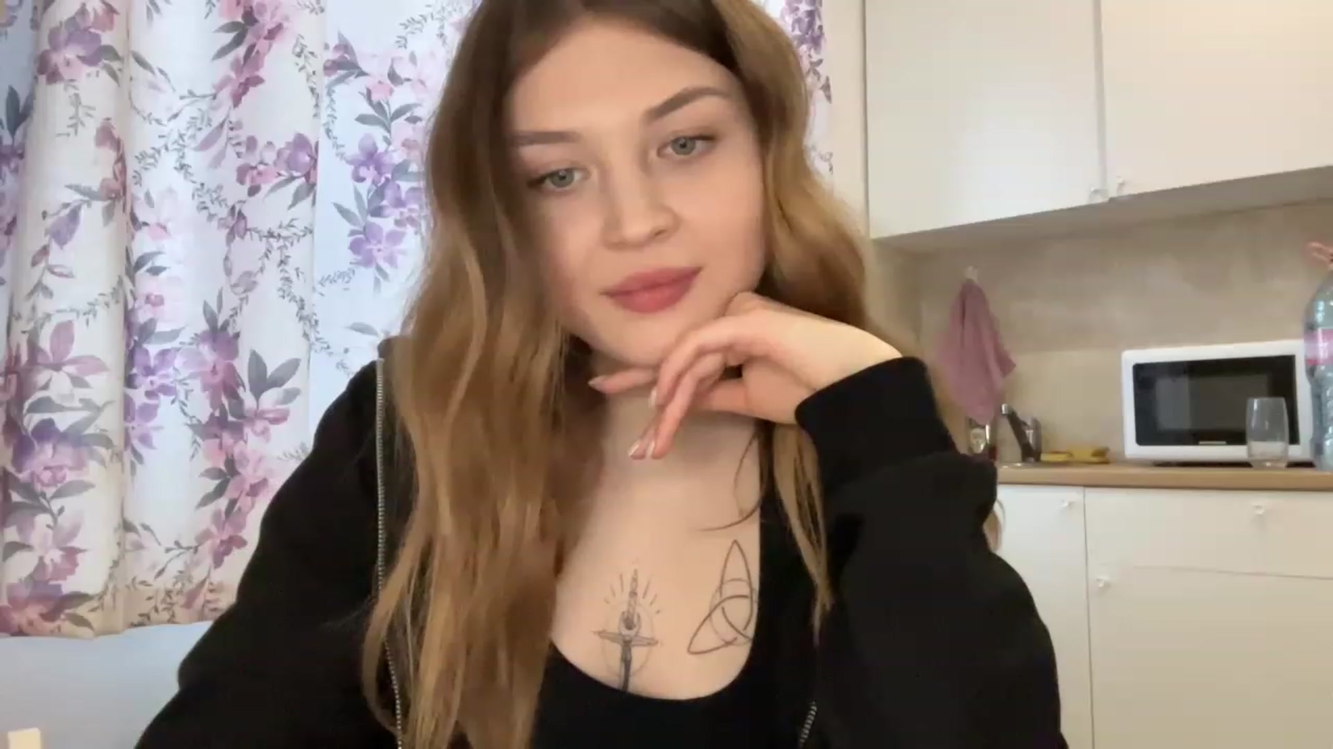 Gallery image thumbnail from Cassiopeeia's myfreecams stream on, 03/04/2023, 17:04 image 3 of 20