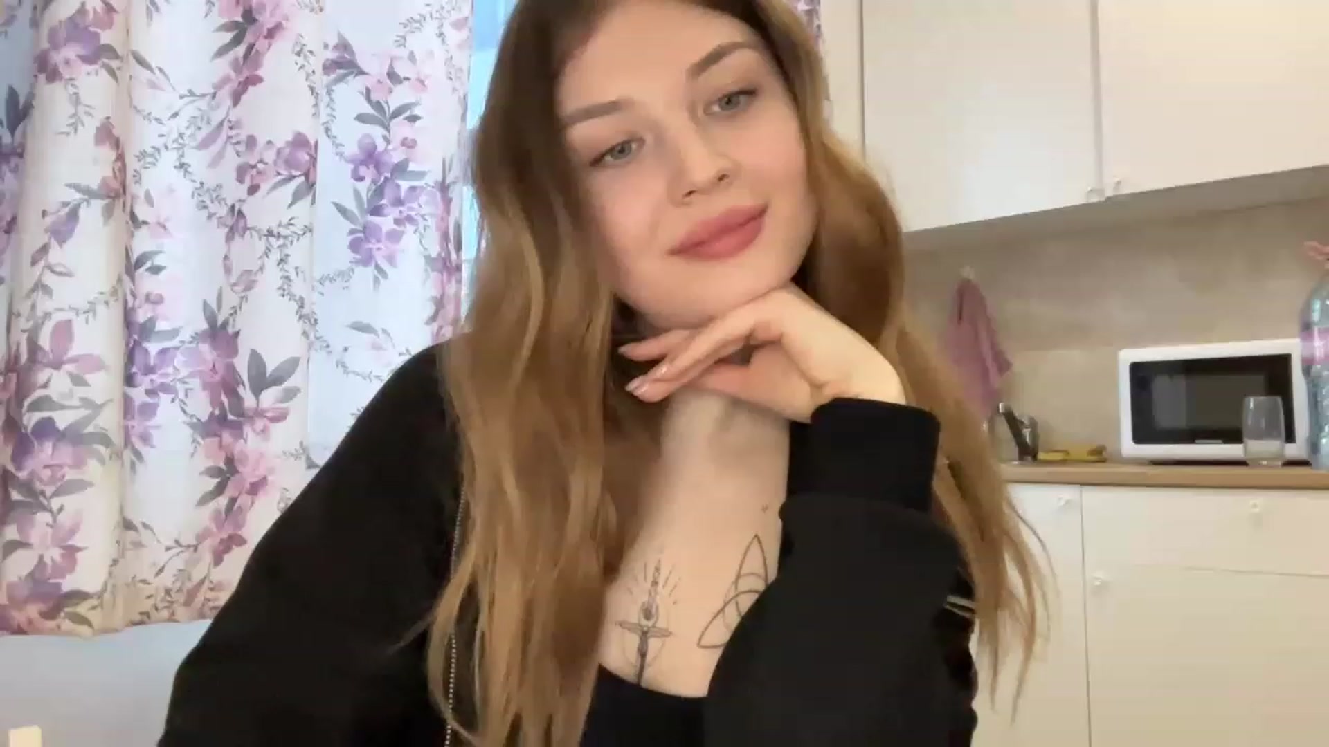 Gallery image thumbnail from Cassiopeeia's myfreecams stream on, 03/04/2023, 17:04 image 4 of 20