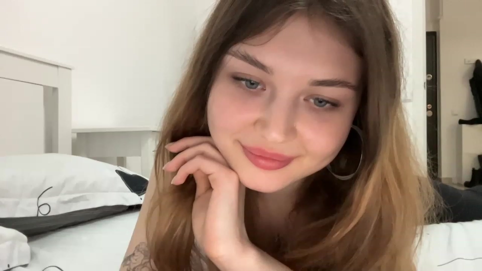 Gallery image thumbnail from Cassiopeeia's myfreecams stream on, 03/06/2023, 20:38 image 6 of 20