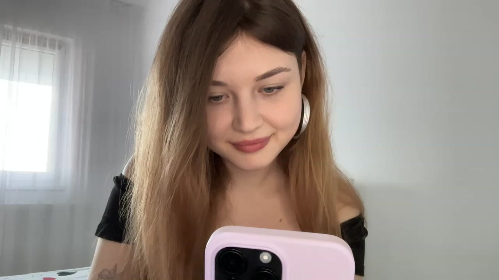 Gallery image thumbnail from Cassiopeeia's myfreecams stream on, 03/12/2023, 14:28 image 8 of 20