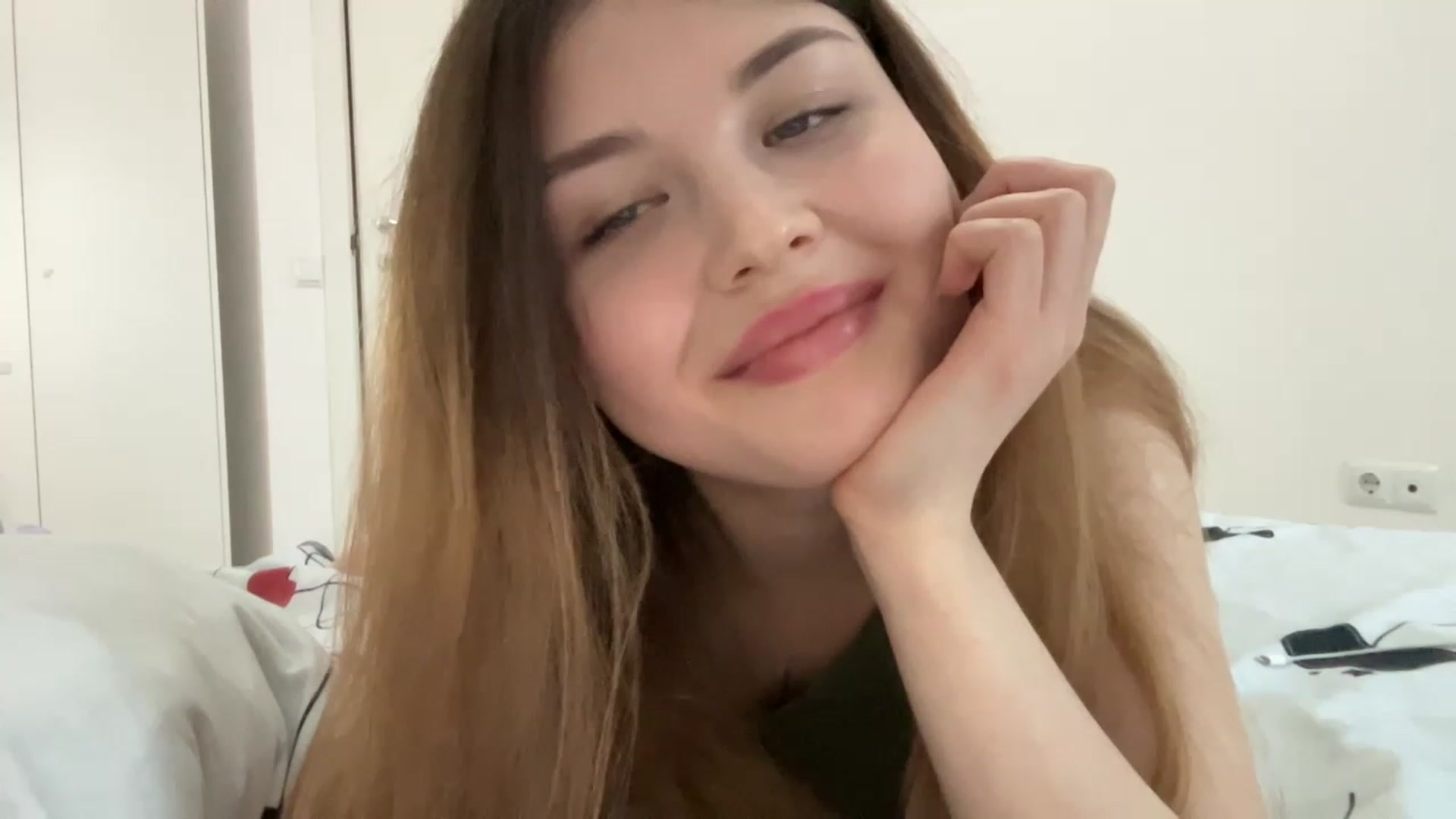 Gallery image thumbnail from Cassiopeeia's myfreecams stream on, 03/17/2023, 16:07 image 8 of 20