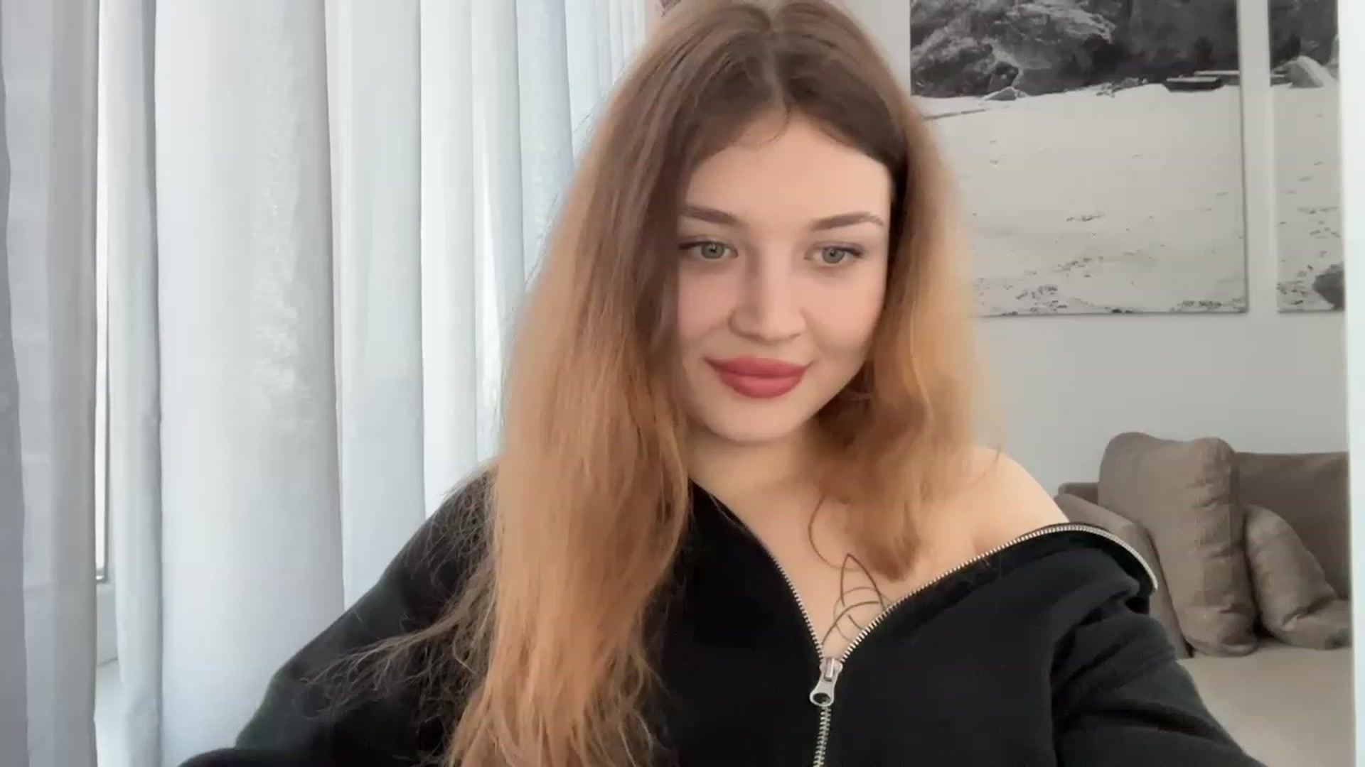 Gallery image thumbnail from Cassiopeeia's myfreecams stream on, 03/20/2023, 14:57 image 15 of 20