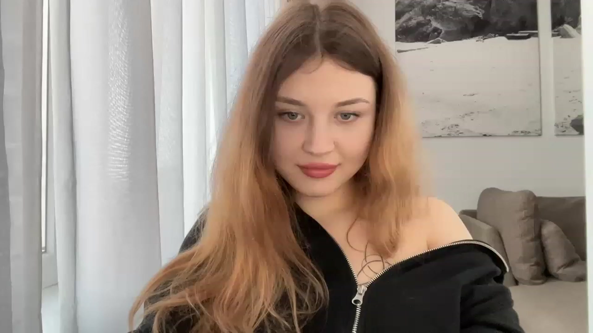 Gallery image thumbnail from Cassiopeeia's myfreecams stream on, 03/20/2023, 14:57 image 17 of 20