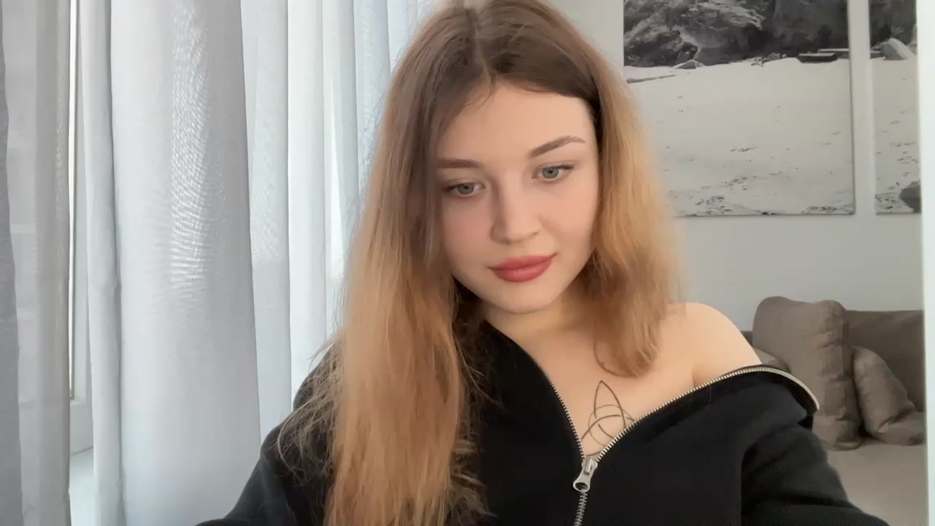 Gallery image thumbnail from Cassiopeeia's myfreecams stream on, 03/20/2023, 14:57 image 8 of 20