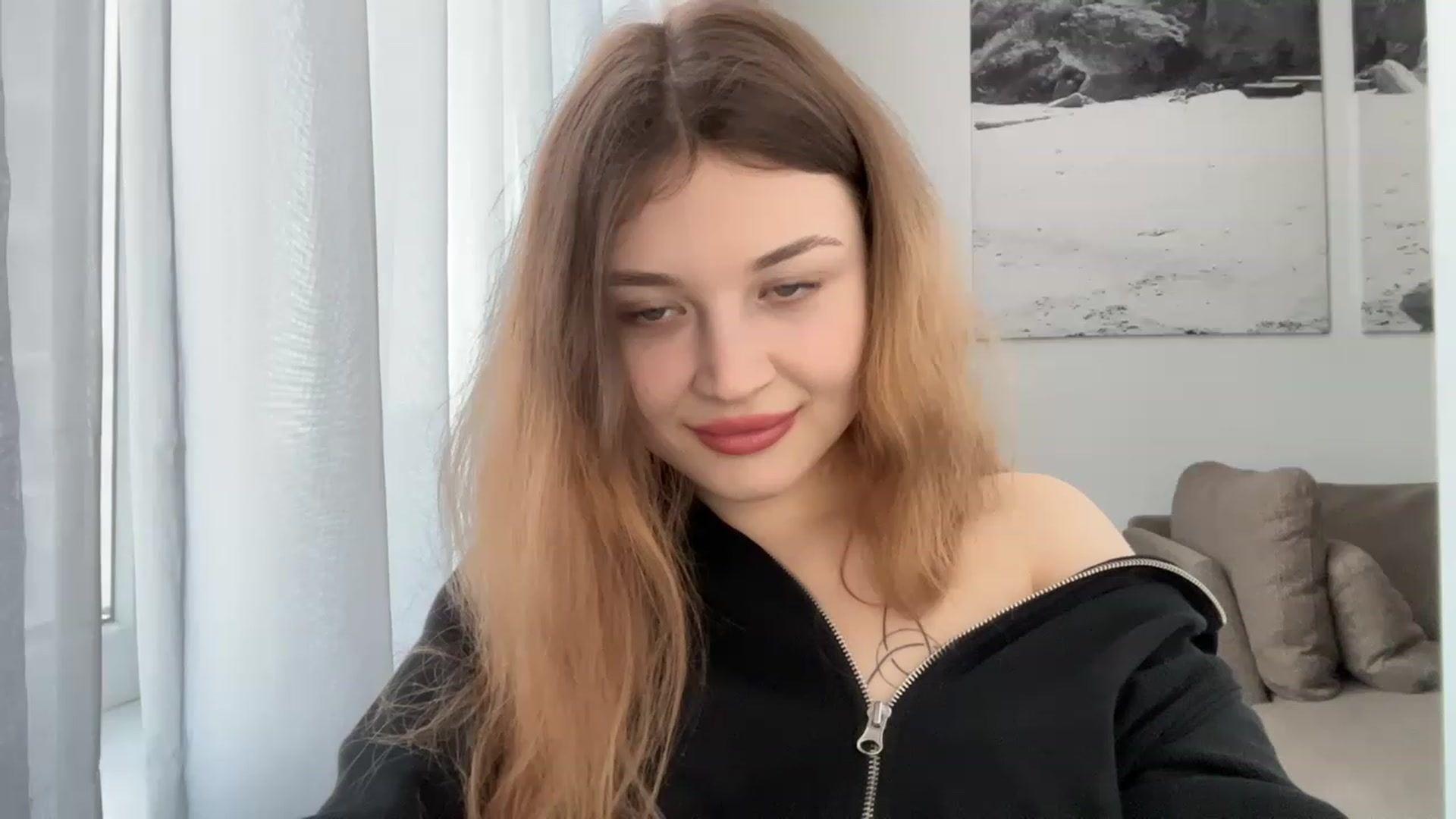 Gallery image thumbnail from Cassiopeeia's myfreecams stream on, 03/20/2023, 14:57 image 14 of 20