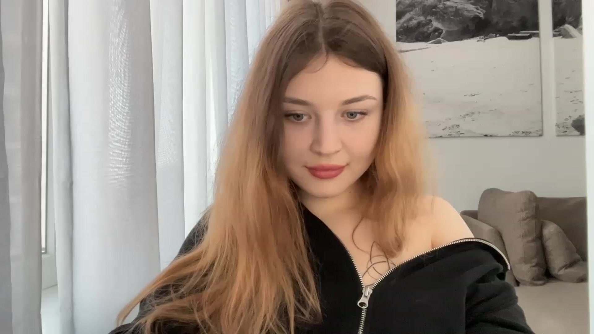 Gallery image thumbnail from Cassiopeeia's myfreecams stream on, 03/20/2023, 14:57 image 18 of 20