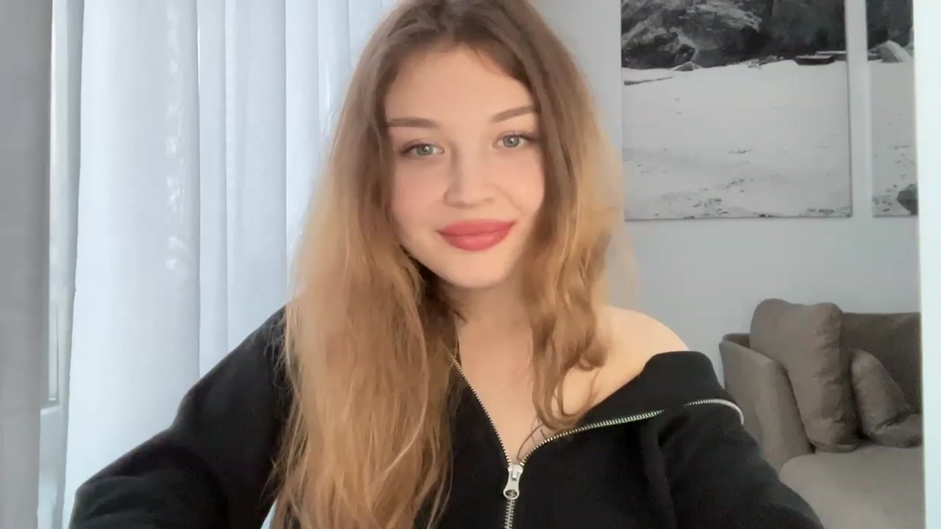 Gallery image thumbnail from Cassiopeeia's myfreecams stream on, 03/20/2023, 15:47 image 8 of 20