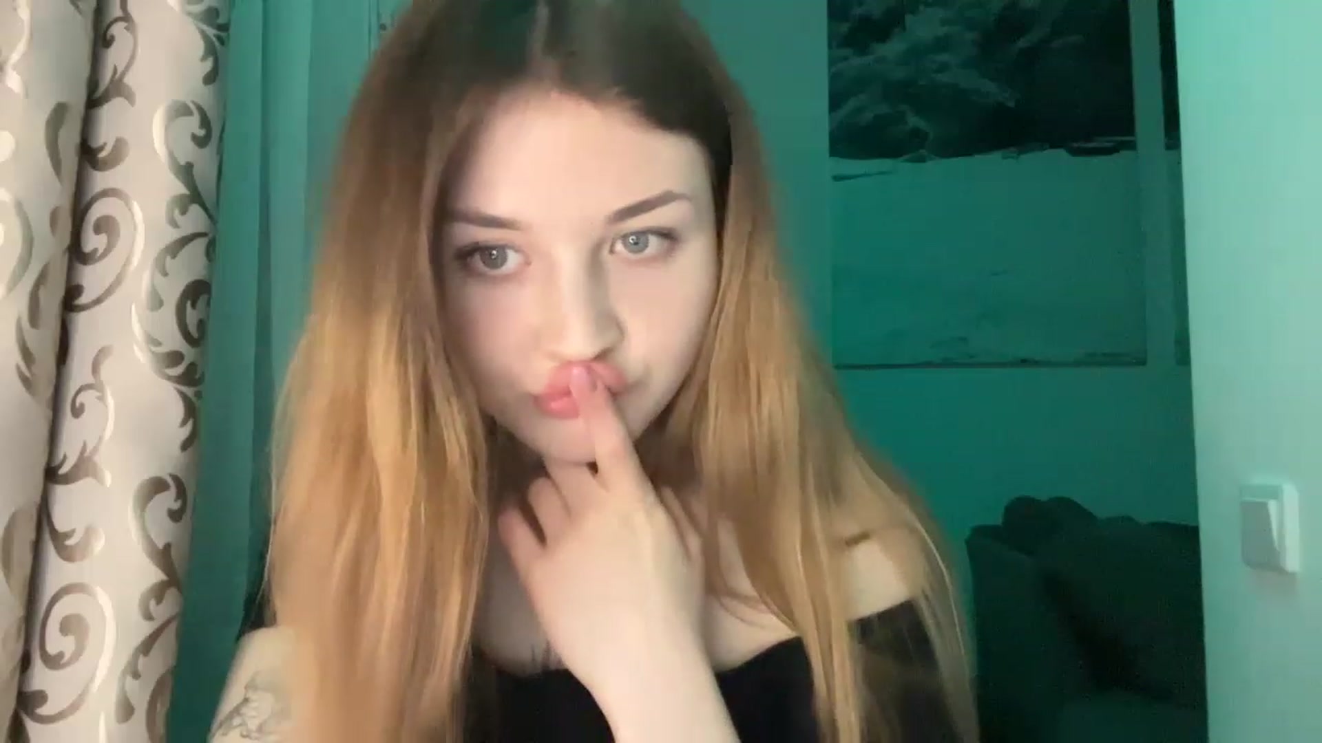 Gallery image thumbnail from Cassiopeeia's myfreecams stream on, 03/31/2023, 18:24 image 16 of 20