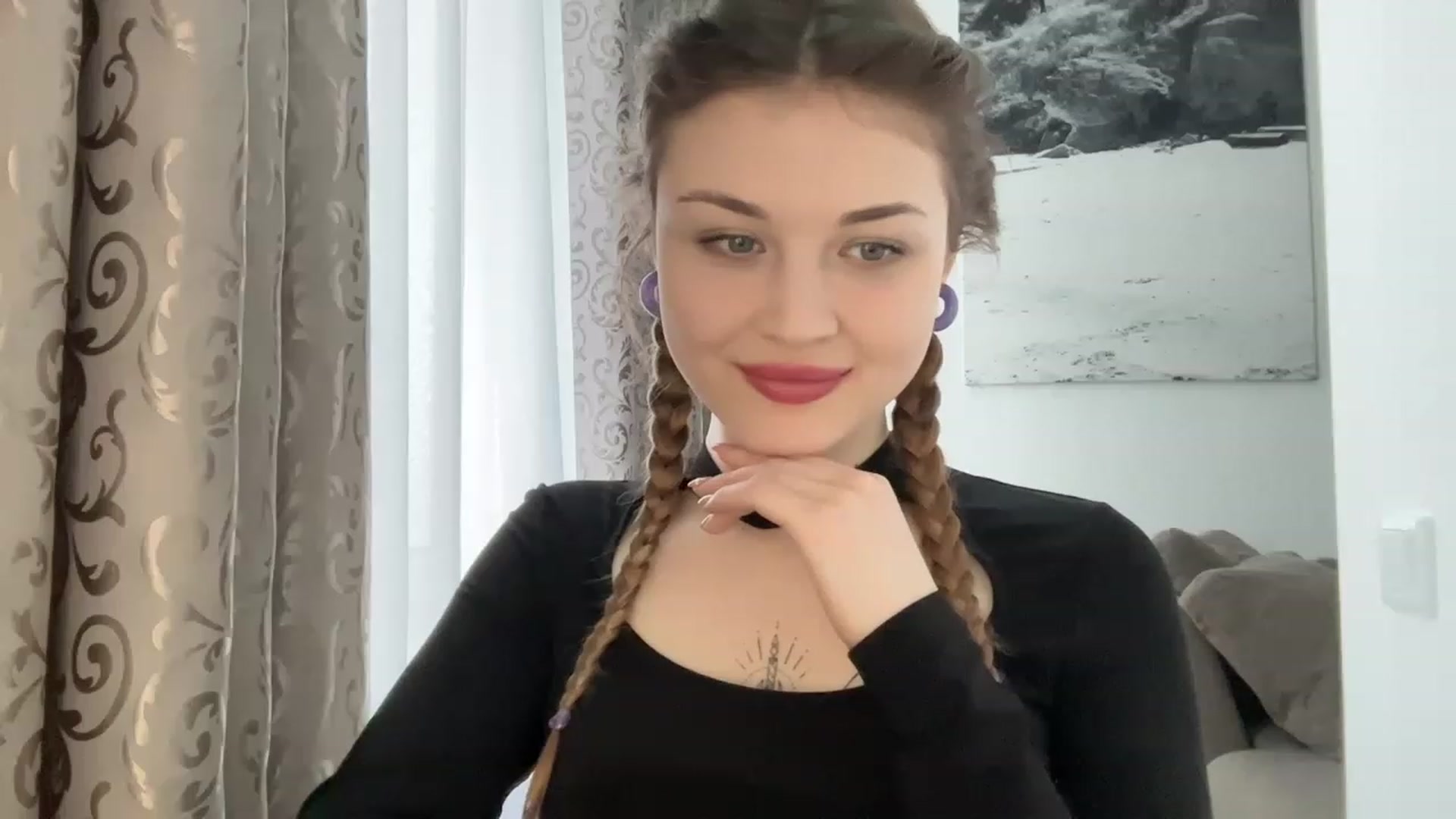 Gallery image thumbnail from Cassiopeeia's myfreecams stream on, 04/01/2023, 14:06 image 1 of 20