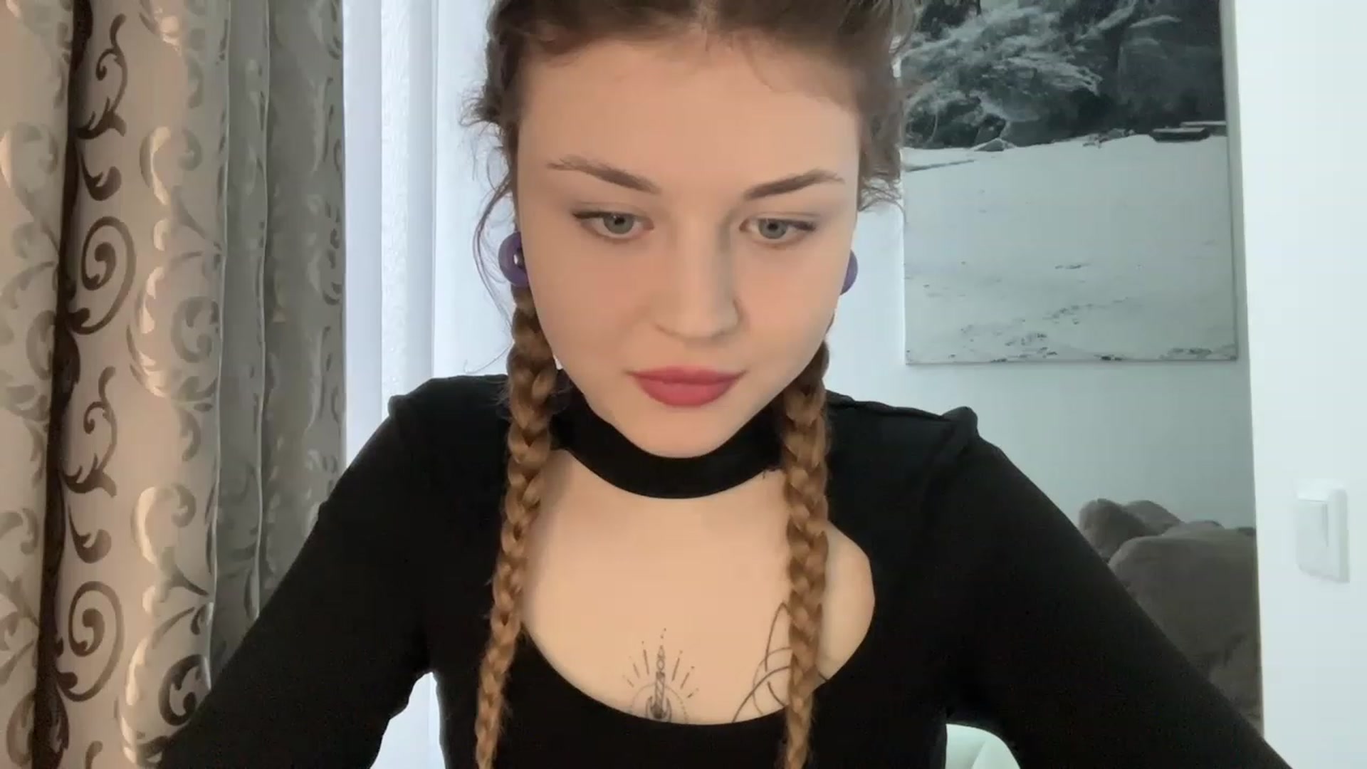 Gallery image thumbnail from Cassiopeeia's myfreecams stream on, 04/01/2023, 14:06 image 9 of 20
