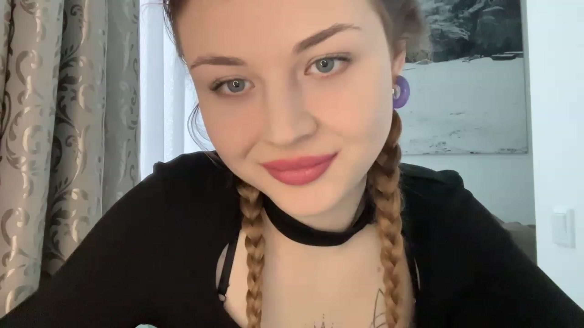 Gallery image thumbnail from Cassiopeeia's myfreecams stream on, 04/01/2023, 14:06 image 11 of 20