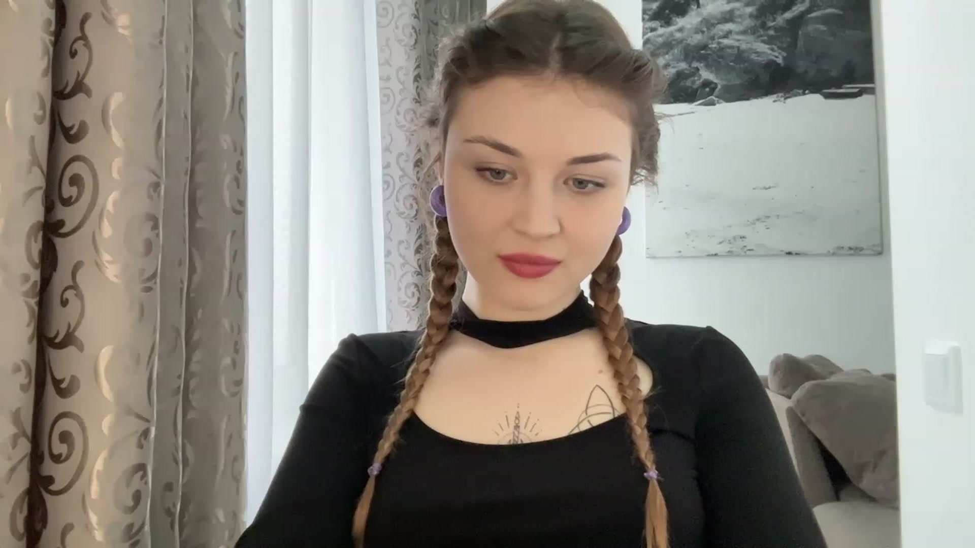 Gallery image thumbnail from Cassiopeeia's myfreecams stream on, 04/01/2023, 14:06 image 2 of 20