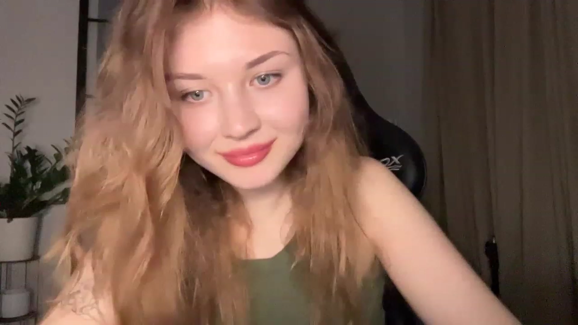 Gallery image thumbnail from Cassiopeeia's myfreecams stream on, 04/02/2023, 16:46 image 3 of 20