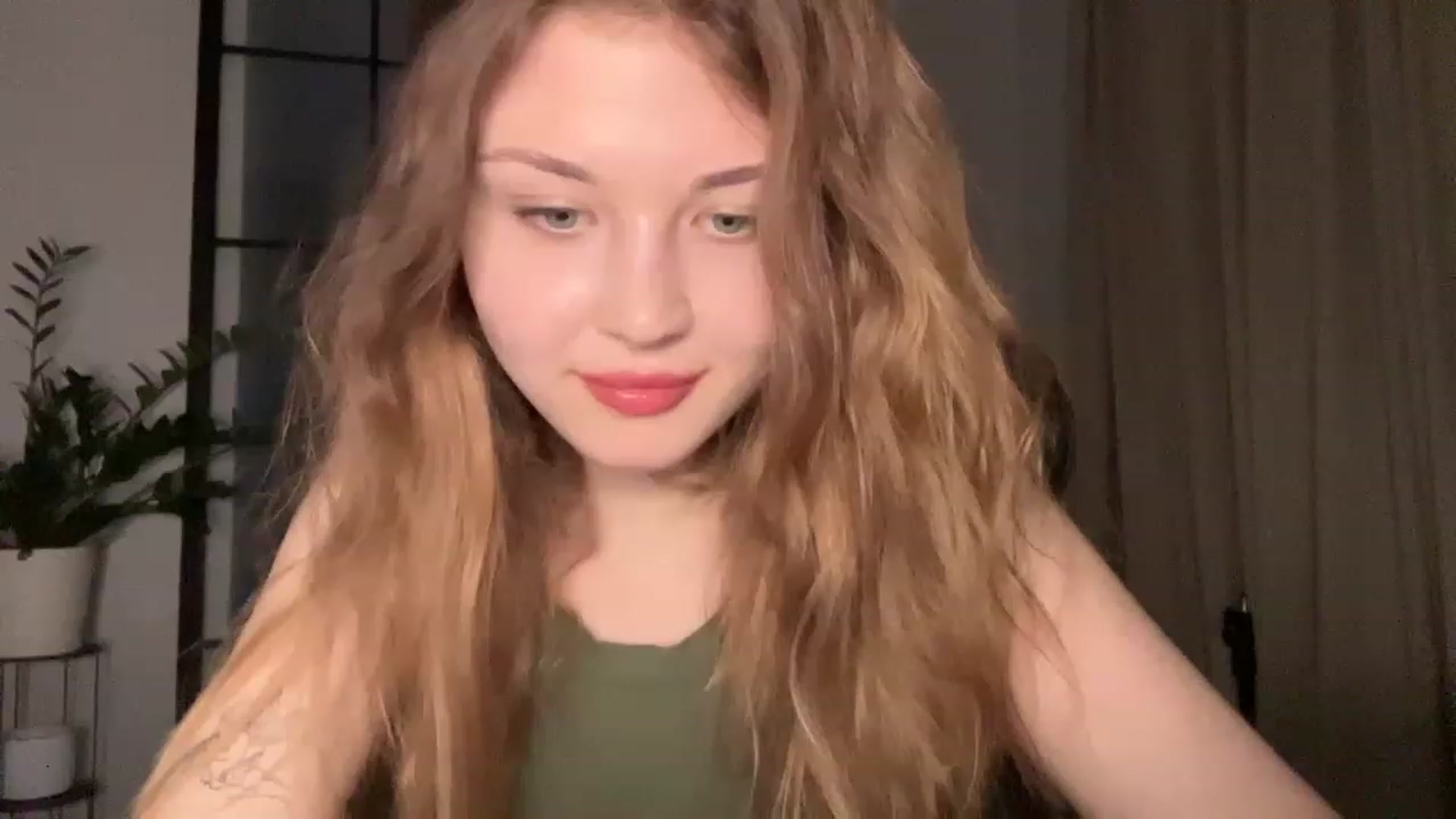 Gallery image thumbnail from Cassiopeeia's myfreecams stream on, 04/02/2023, 16:46 image 9 of 20