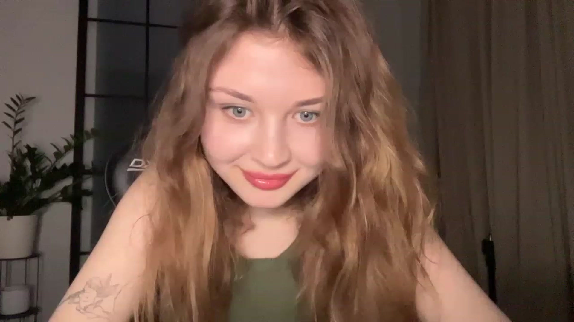 Gallery image thumbnail from Cassiopeeia's myfreecams stream on, 04/02/2023, 16:46 image 10 of 20