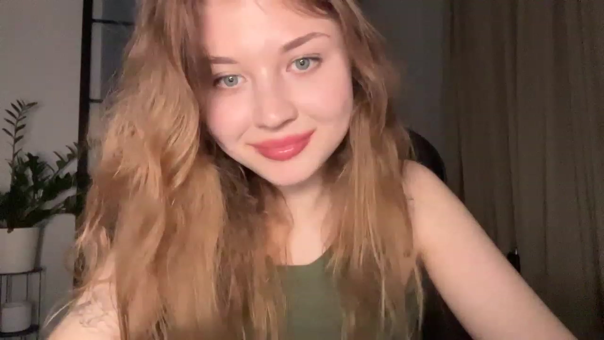 Gallery image thumbnail from Cassiopeeia's myfreecams stream on, 04/02/2023, 16:46 image 1 of 20