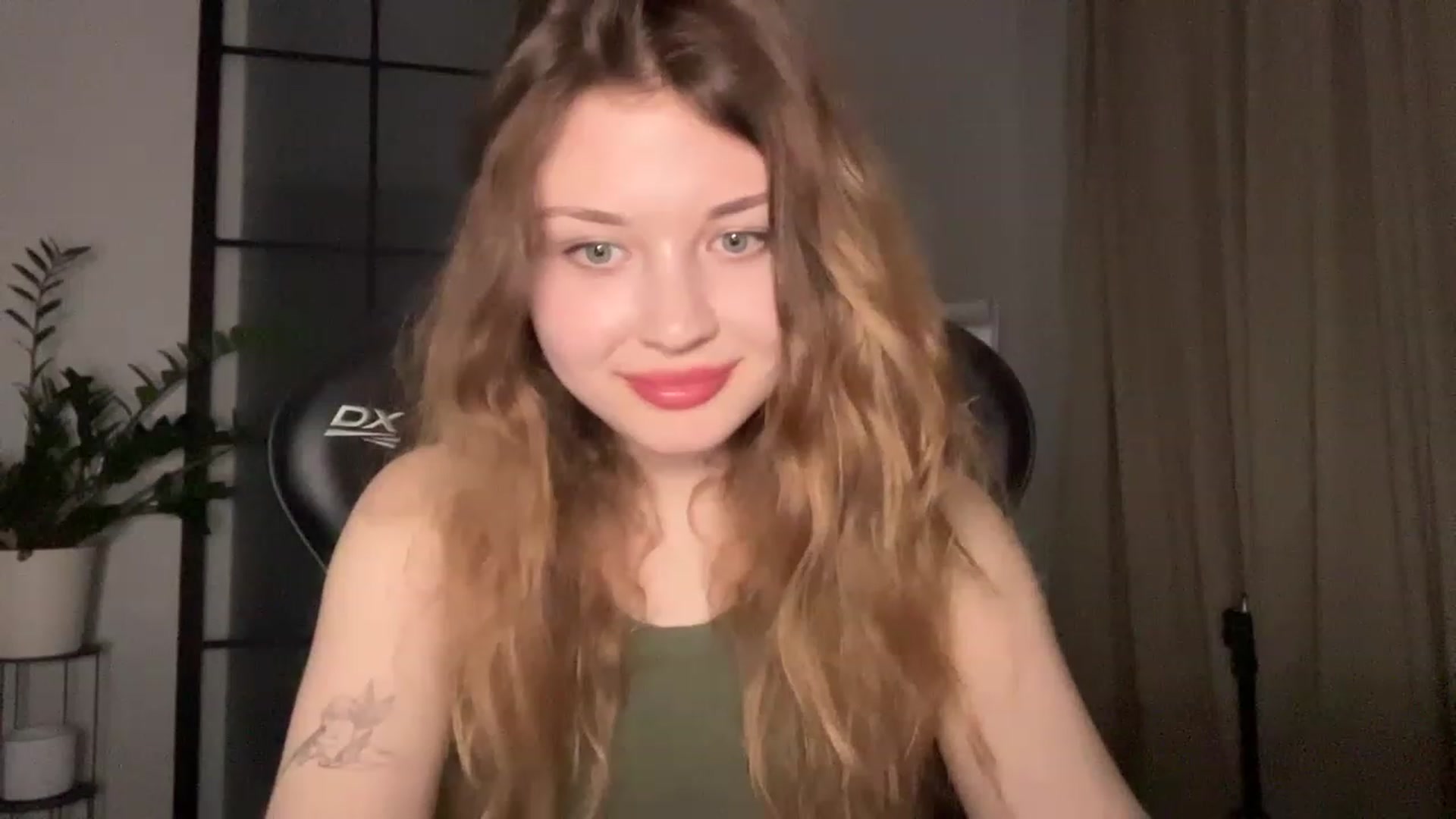 Gallery image thumbnail from Cassiopeeia's myfreecams stream on, 04/02/2023, 16:46 image 15 of 20