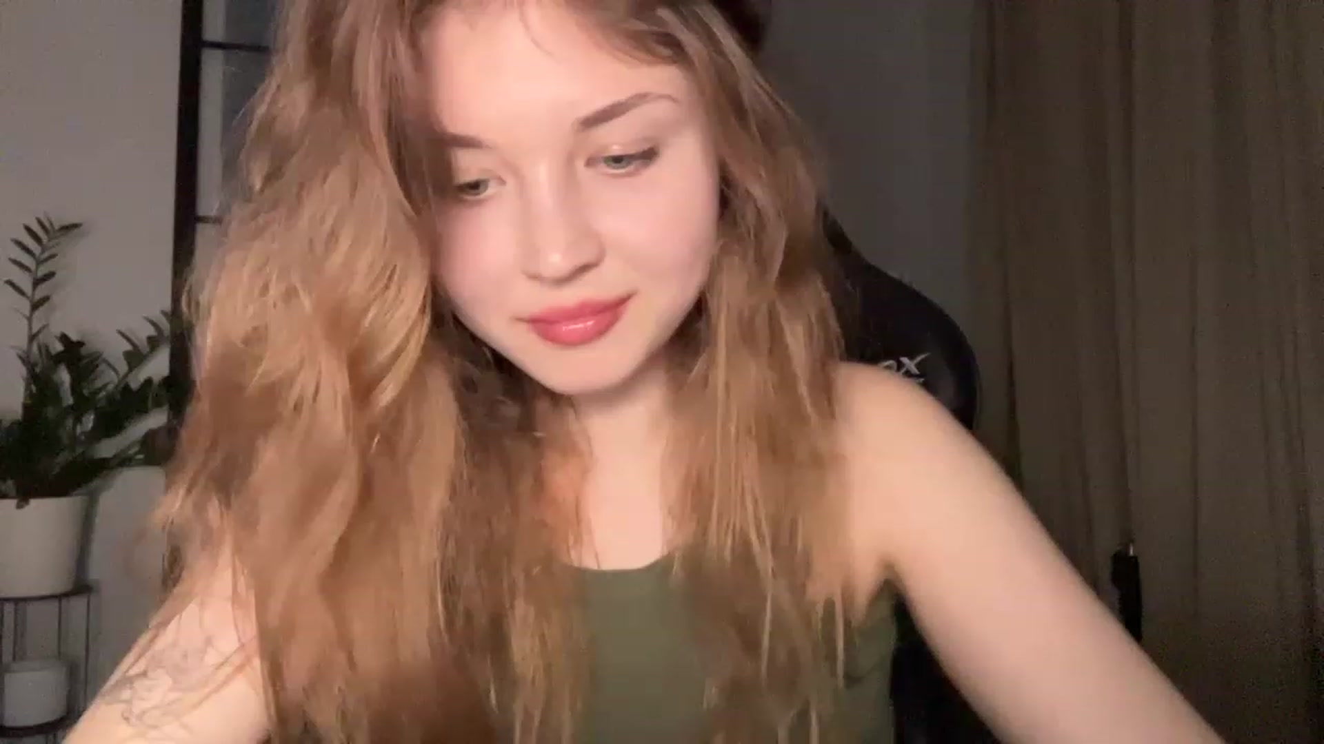 Gallery image thumbnail from Cassiopeeia's myfreecams stream on, 04/02/2023, 16:46 image 2 of 20