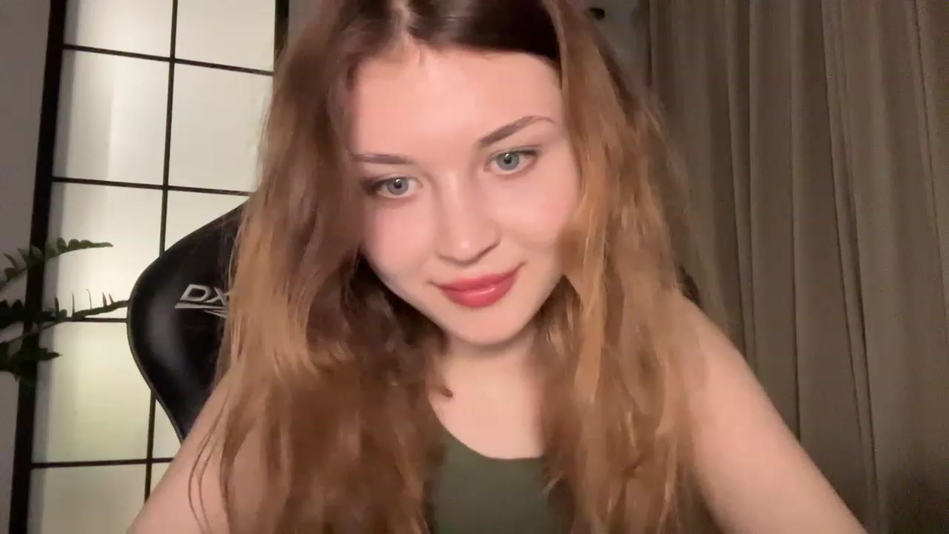 Gallery image thumbnail from Cassiopeeia's myfreecams stream on, 04/02/2023, 18:00 image 11 of 20