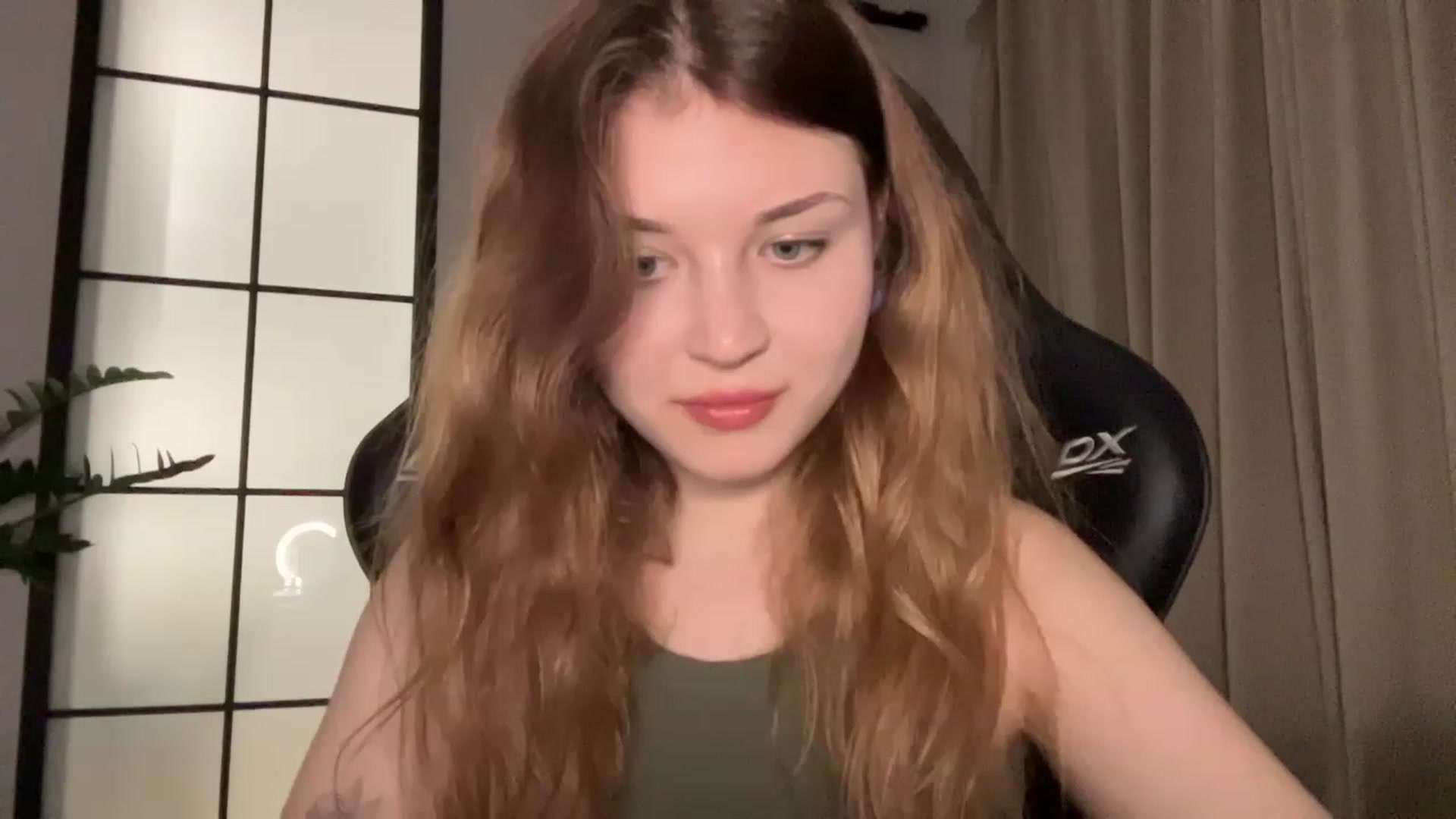 Gallery image thumbnail from Cassiopeeia's myfreecams stream on, 04/02/2023, 18:00 image 16 of 20