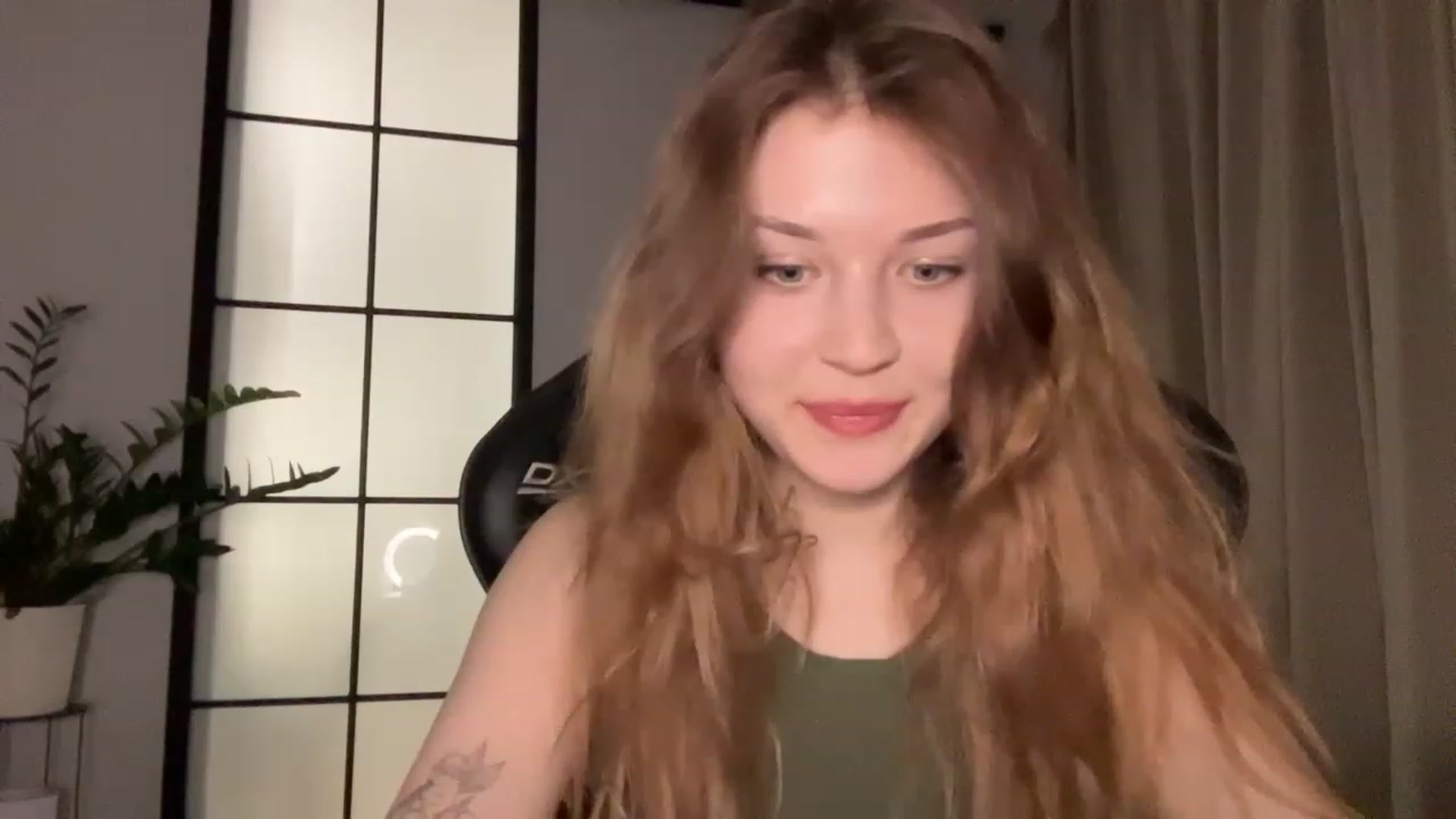 Gallery image thumbnail from Cassiopeeia's myfreecams stream on, 04/02/2023, 19:45 image 19 of 20