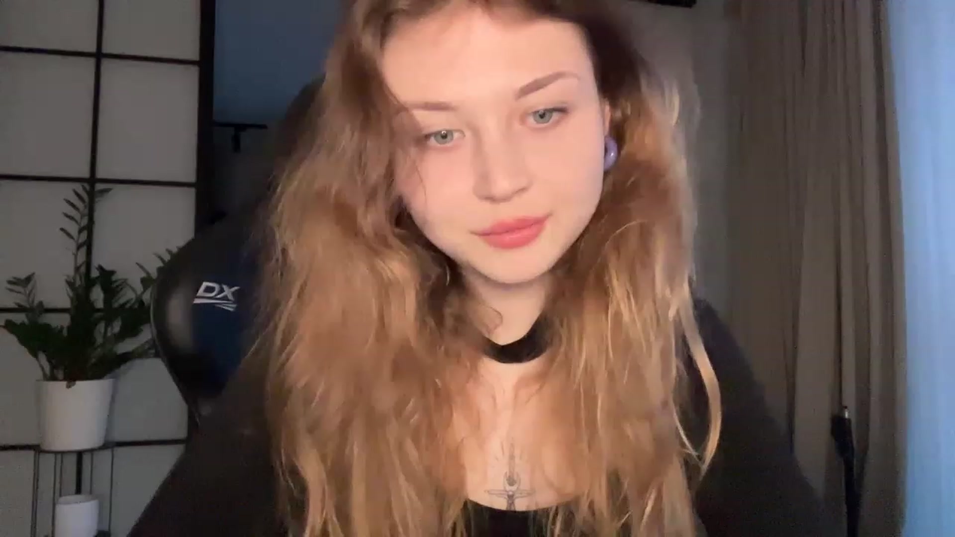 Gallery image thumbnail from Cassiopeeia's myfreecams stream on, 04/03/2023, 16:38 image 1 of 20