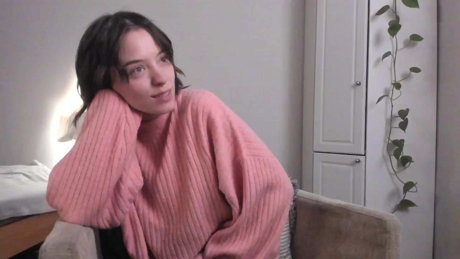Gallery image thumbnail from CassislanD's myfreecams stream on, 04/25/2024, 18:46 image 12 of 20