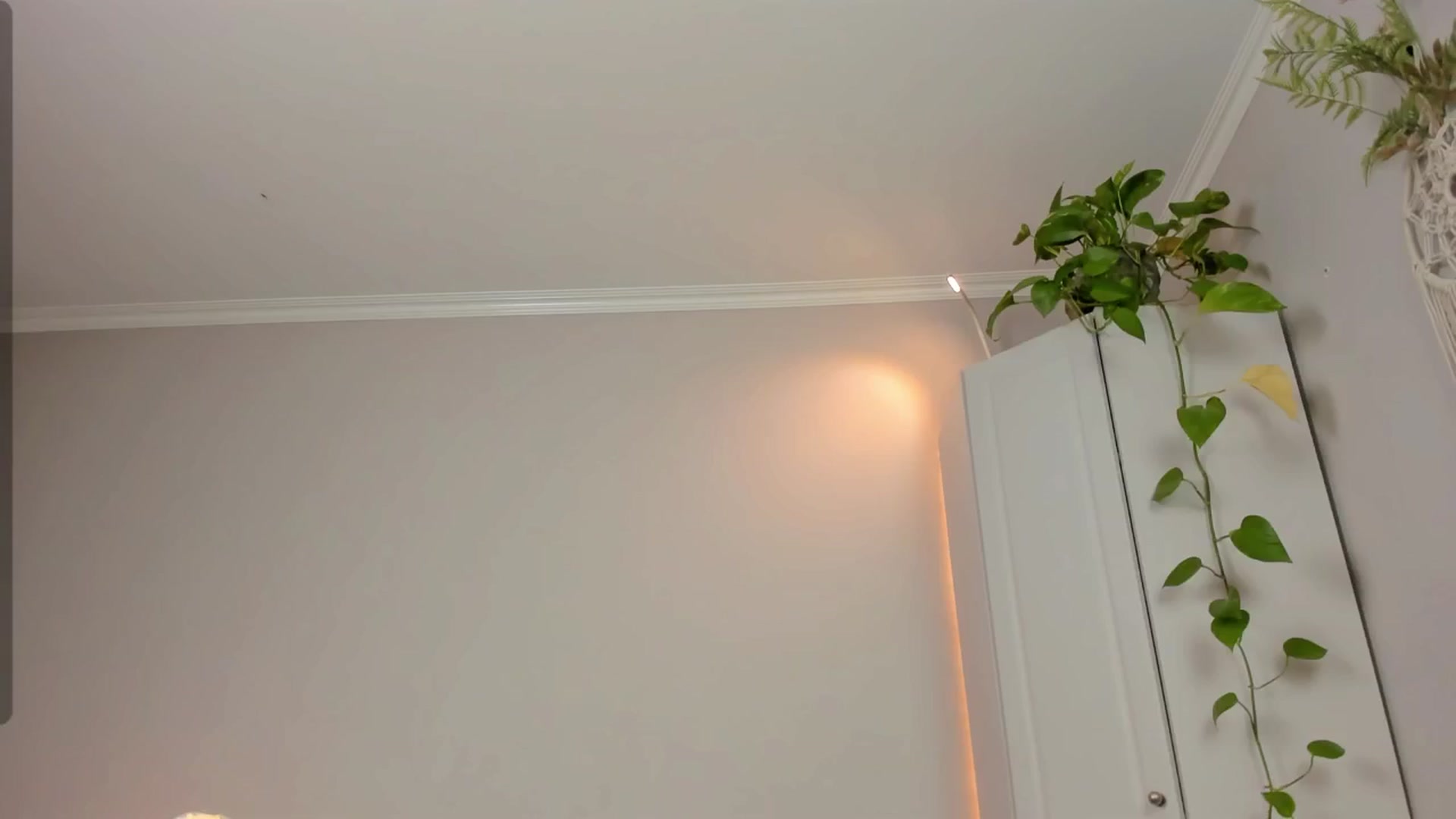 Gallery image thumbnail from CassislanD's myfreecams stream on, 05/03/2024, 12:01 image 1 of 20