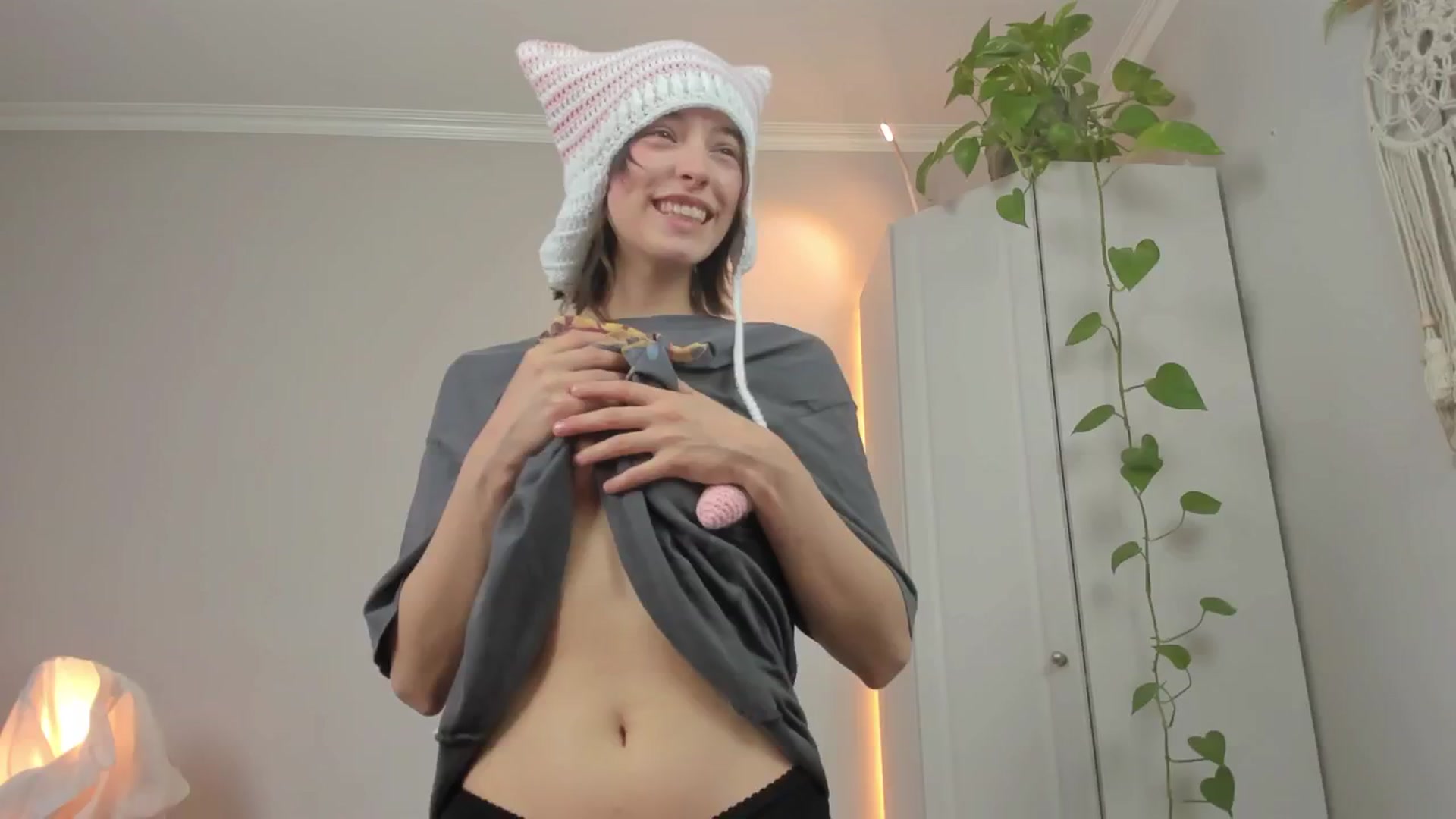 Gallery image thumbnail from CassislanD's myfreecams stream on, 05/26/2024, 15:05 image 16 of 20