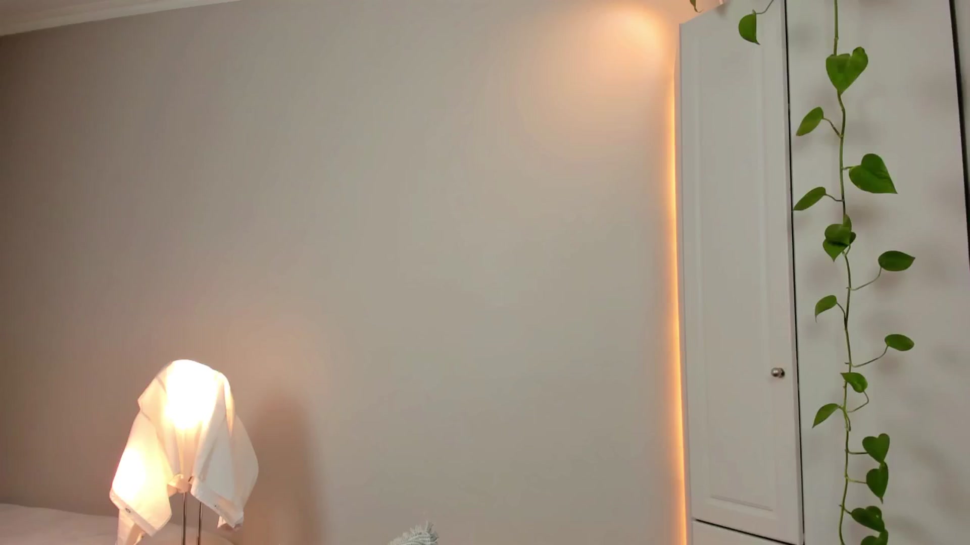 Gallery image thumbnail from CassislanD's myfreecams stream on, 05/30/2024, 12:44 image 1 of 20