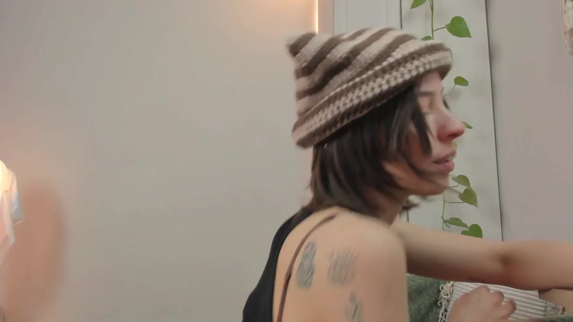 Gallery image thumbnail from CassislanD's myfreecams stream on, 06/12/2024, 18:43 image 11 of 20