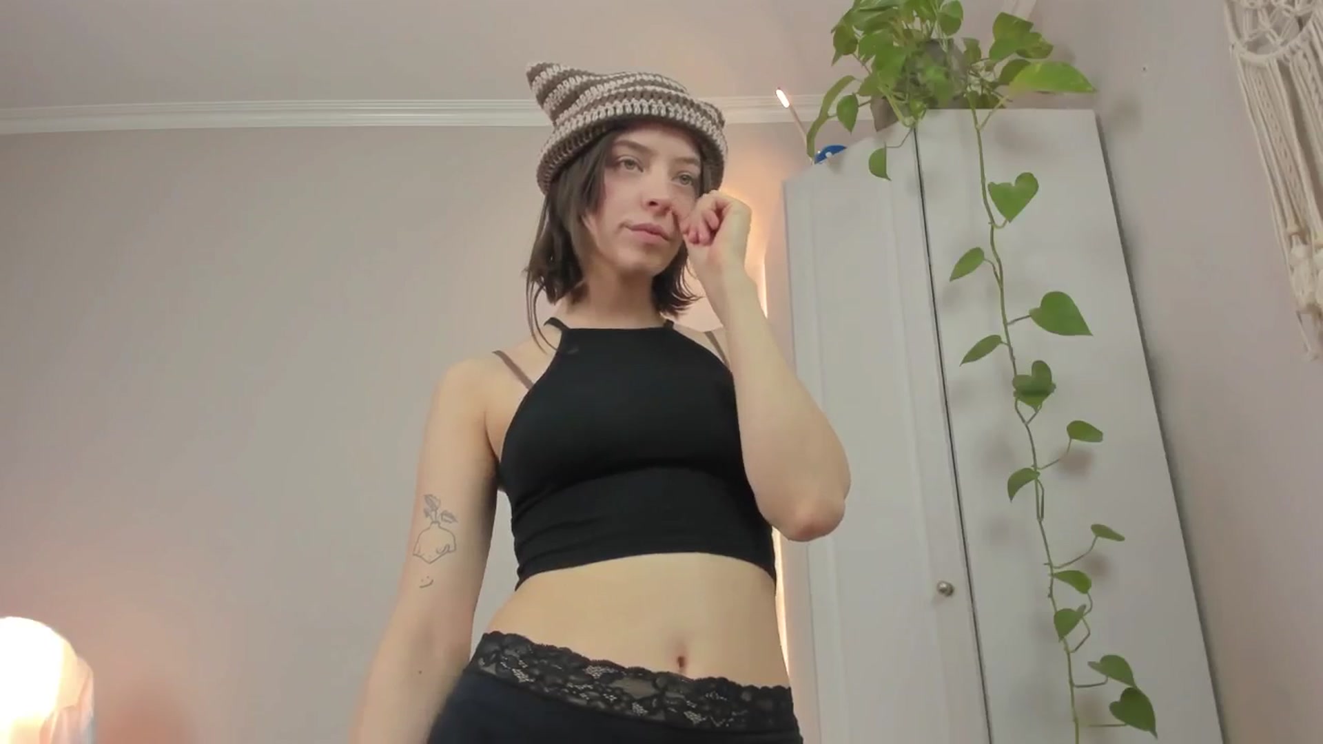 Gallery image thumbnail from CassislanD's myfreecams stream on, 06/12/2024, 18:43 image 19 of 20
