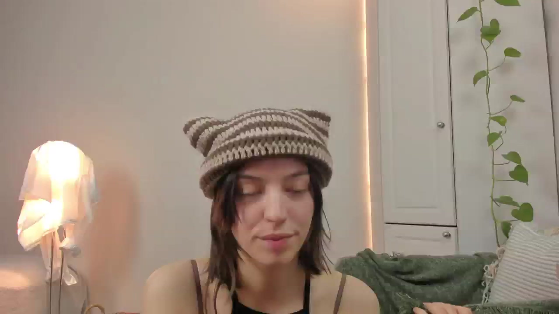 Gallery image thumbnail from CassislanD's myfreecams stream on, 06/12/2024, 18:43 image 17 of 20