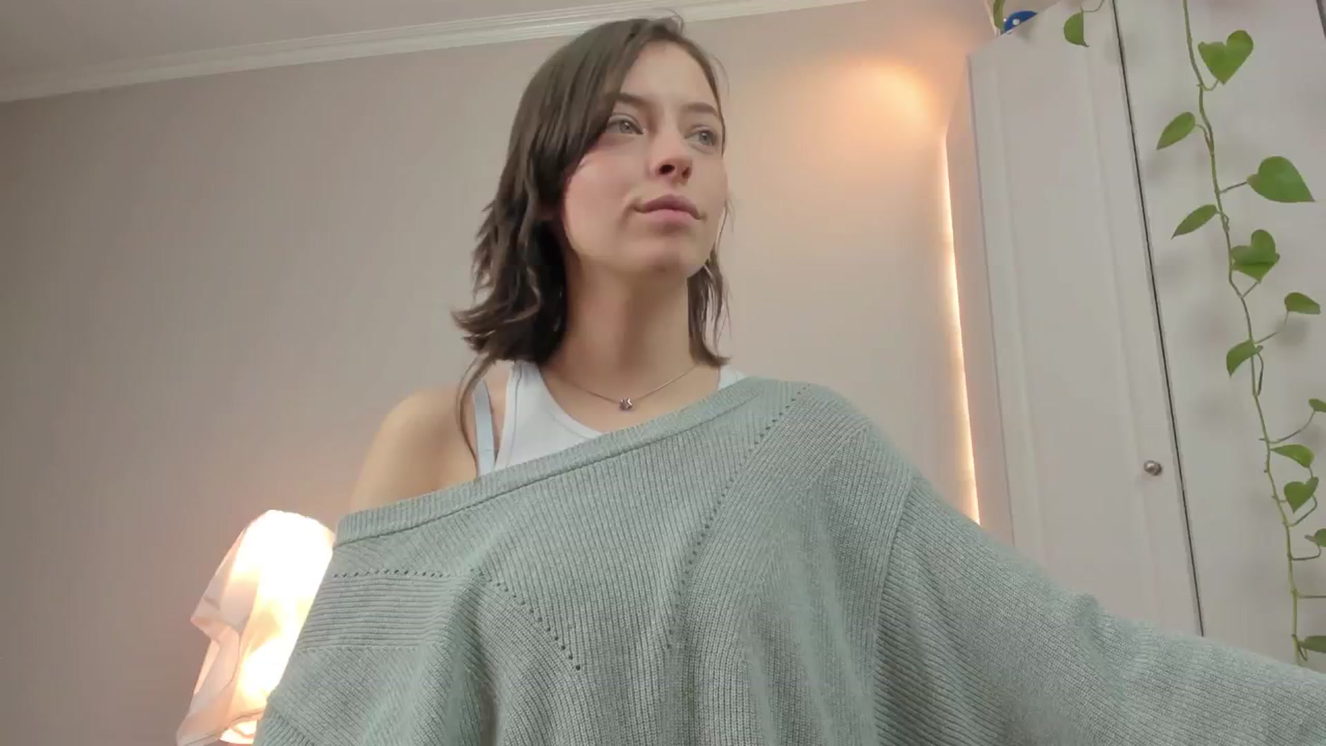 Gallery image thumbnail from CassislanD's myfreecams stream on, 06/13/2024, 15:27 image 14 of 20