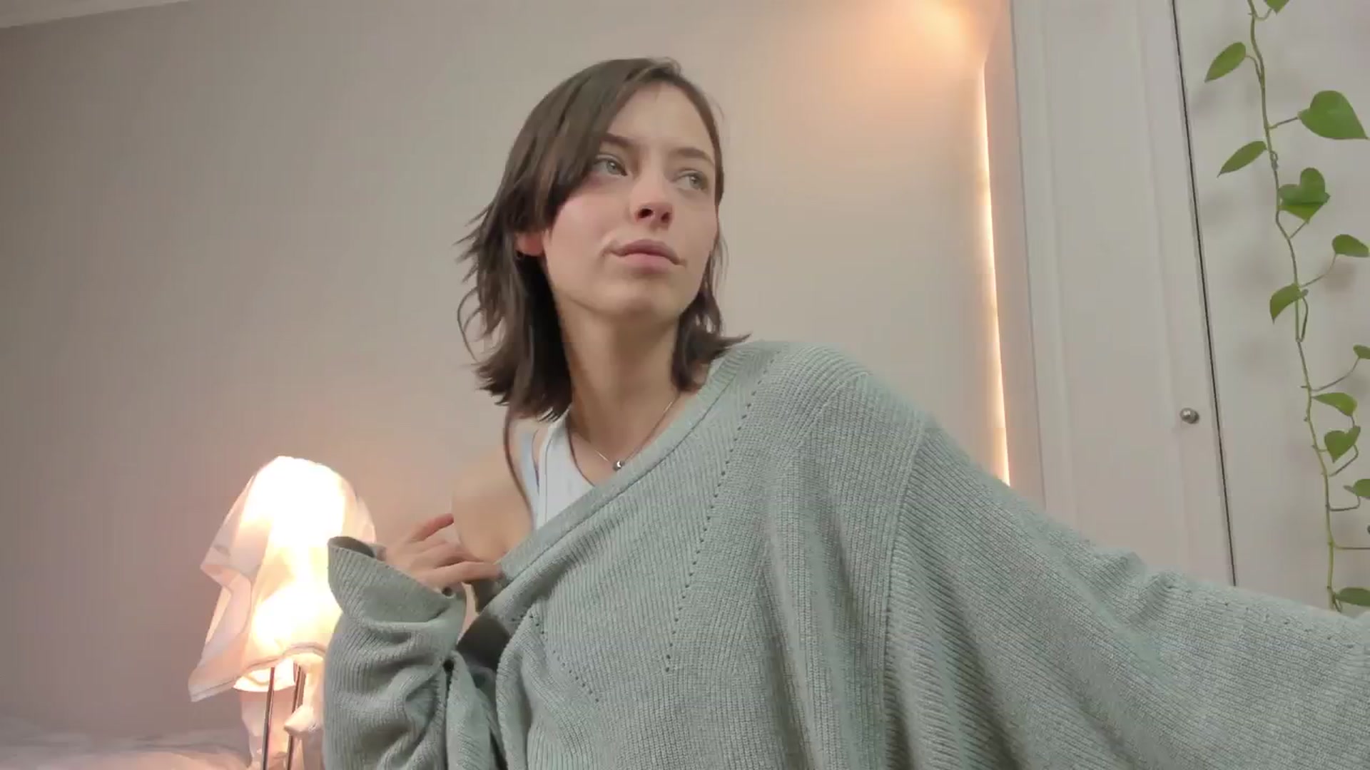 Gallery image thumbnail from CassislanD's myfreecams stream on, 06/13/2024, 15:27 image 15 of 20