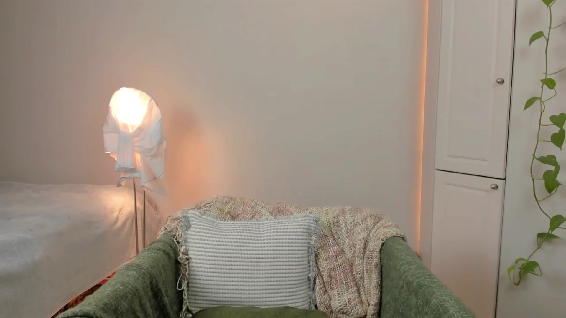 Gallery image thumbnail from CassislanD's myfreecams stream on, 06/25/2024, 14:43 image 16 of 20