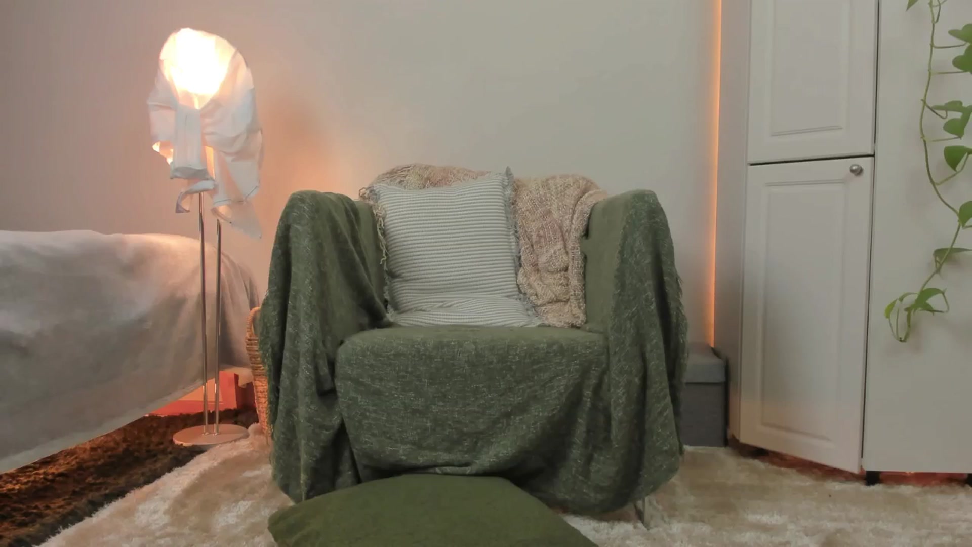 Gallery image thumbnail from CassislanD's myfreecams stream on, 06/26/2024, 14:42 image 13 of 20