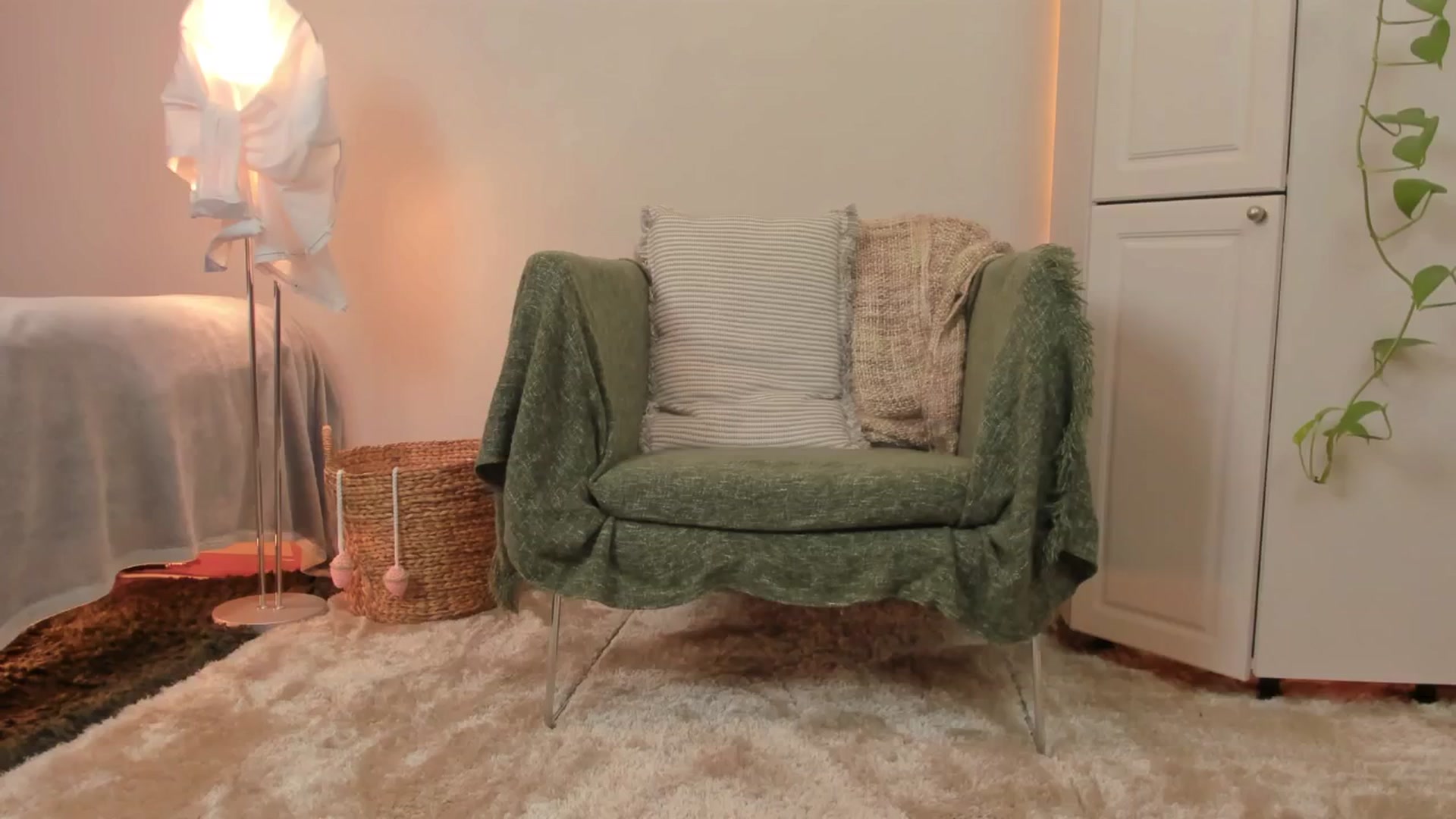 Gallery image thumbnail from CassislanD's myfreecams stream on, 06/27/2024, 12:41 image 14 of 20