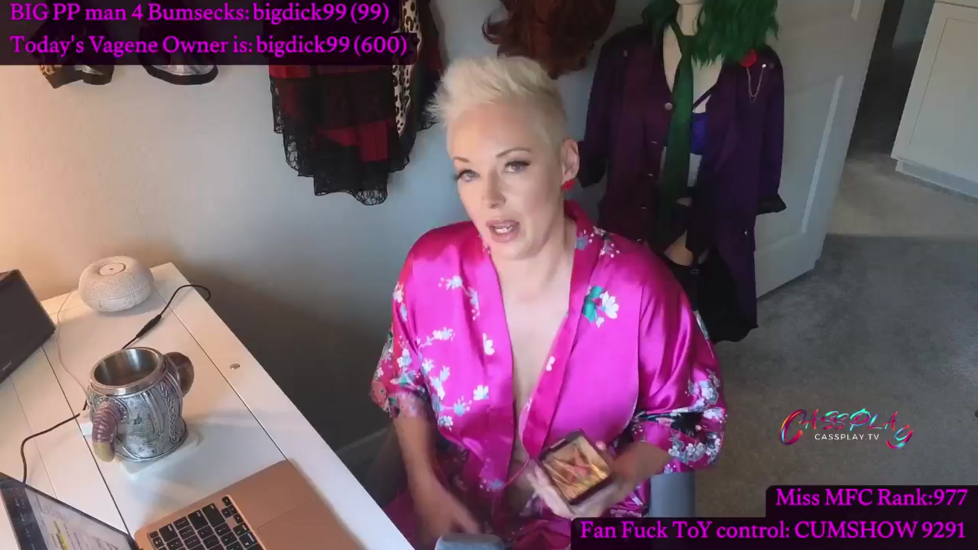 Gallery image thumbnail from Cassplay's myfreecams stream on, 06/15/2024, 17:46 image 6 of 20