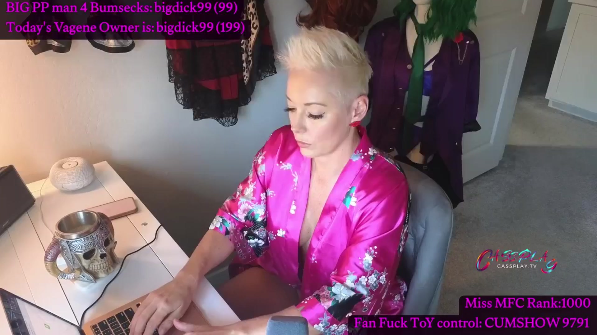 Gallery image thumbnail from Cassplay's myfreecams stream on, 06/15/2024, 17:46 image 4 of 20