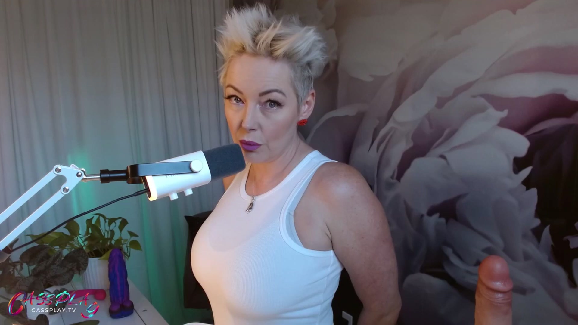 Gallery image thumbnail from Cassplay's myfreecams stream on, 05/24/2025, 18:15 image 6 of 20
