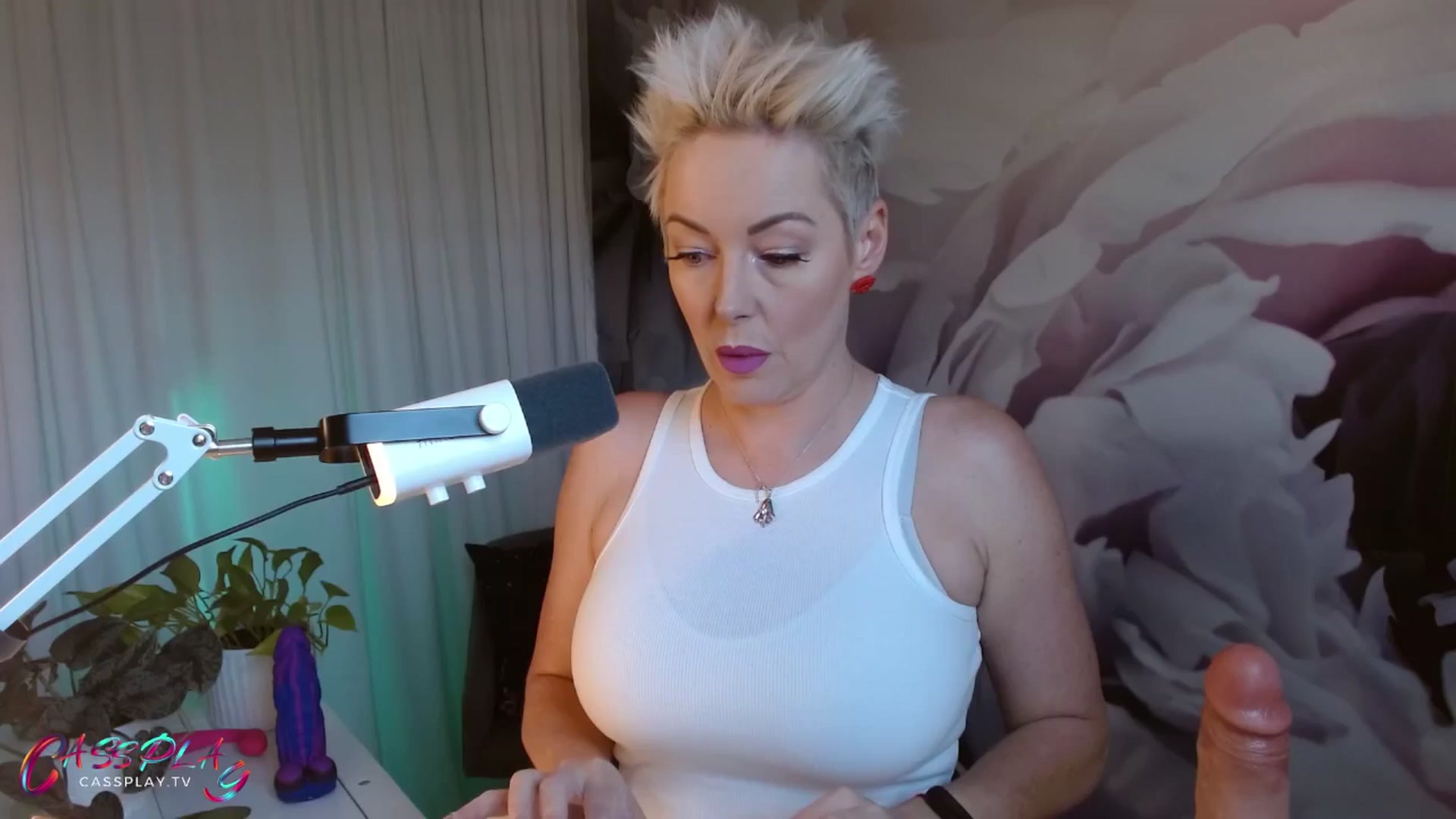 Gallery image thumbnail from Cassplay's myfreecams stream on, 05/24/2025, 18:15 image 4 of 20