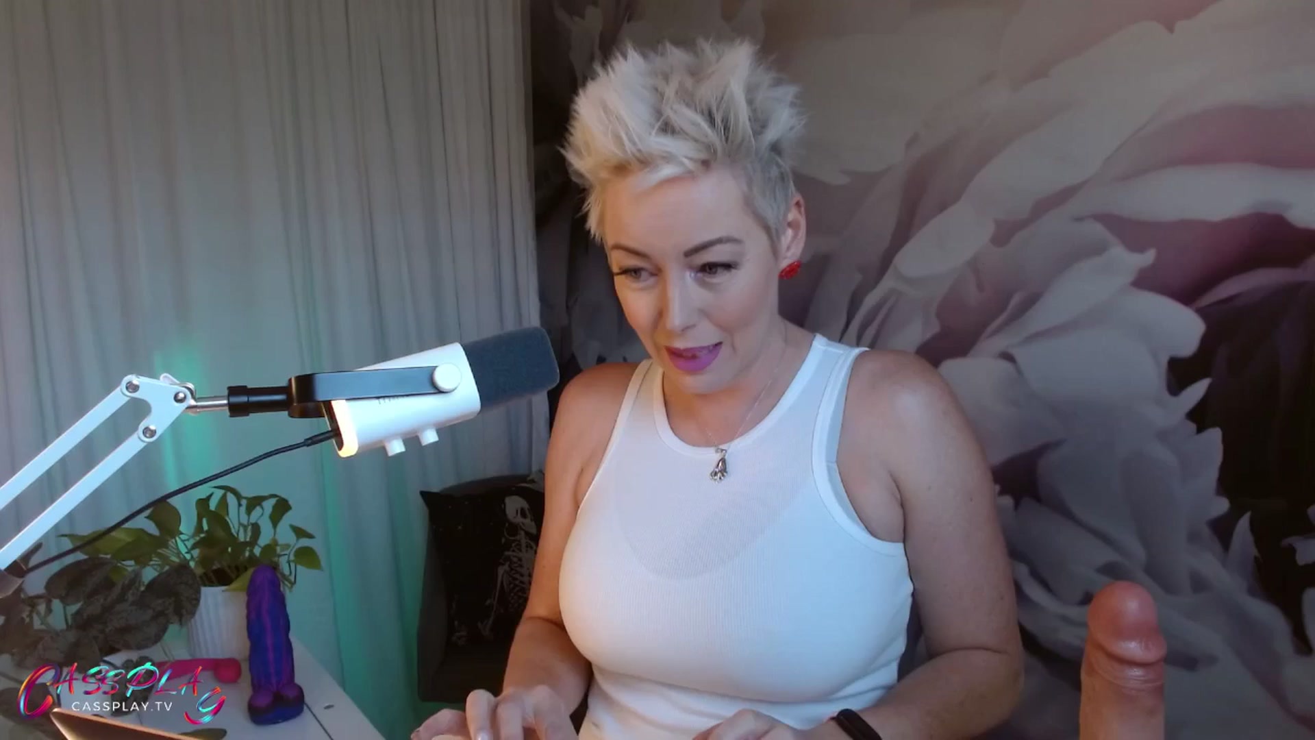 Gallery image thumbnail from Cassplay's myfreecams stream on, 05/24/2025, 18:15 image 1 of 20
