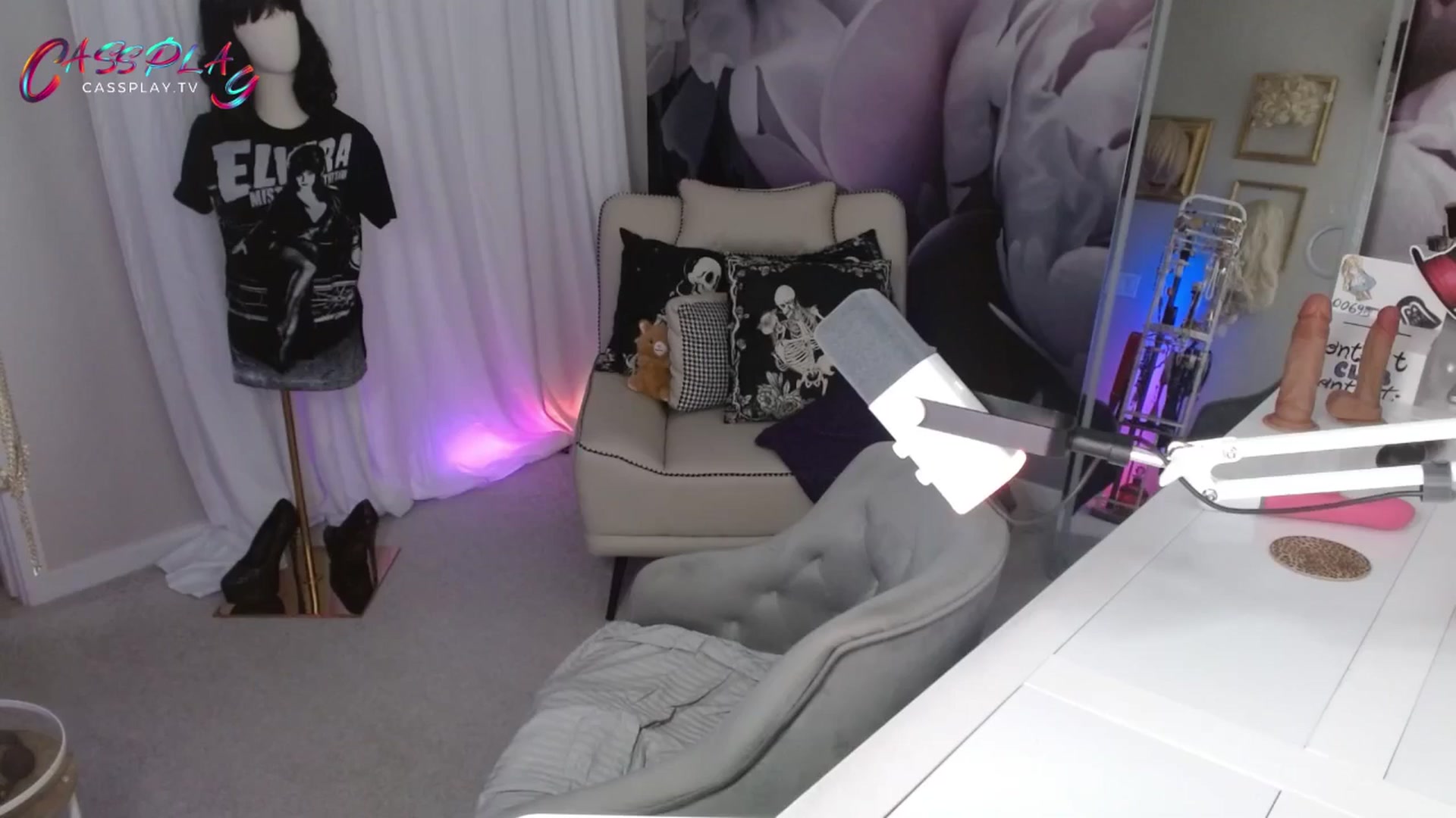 Gallery image thumbnail from Cassplay's myfreecams stream on, 06/12/2025, 23:52 image 15 of 20