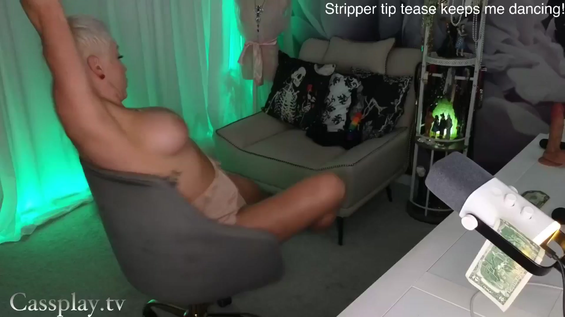 Gallery image thumbnail from Cassplay's myfreecams stream on, 07/21/2025, 24:25 image 16 of 20