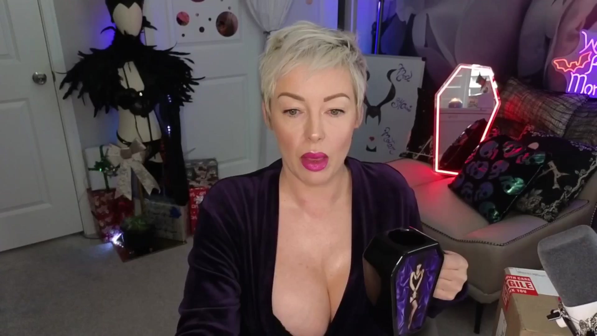 Gallery image thumbnail from Cassplay's myfreecams stream on, 12/07/2025, 19:55 image 6 of 20